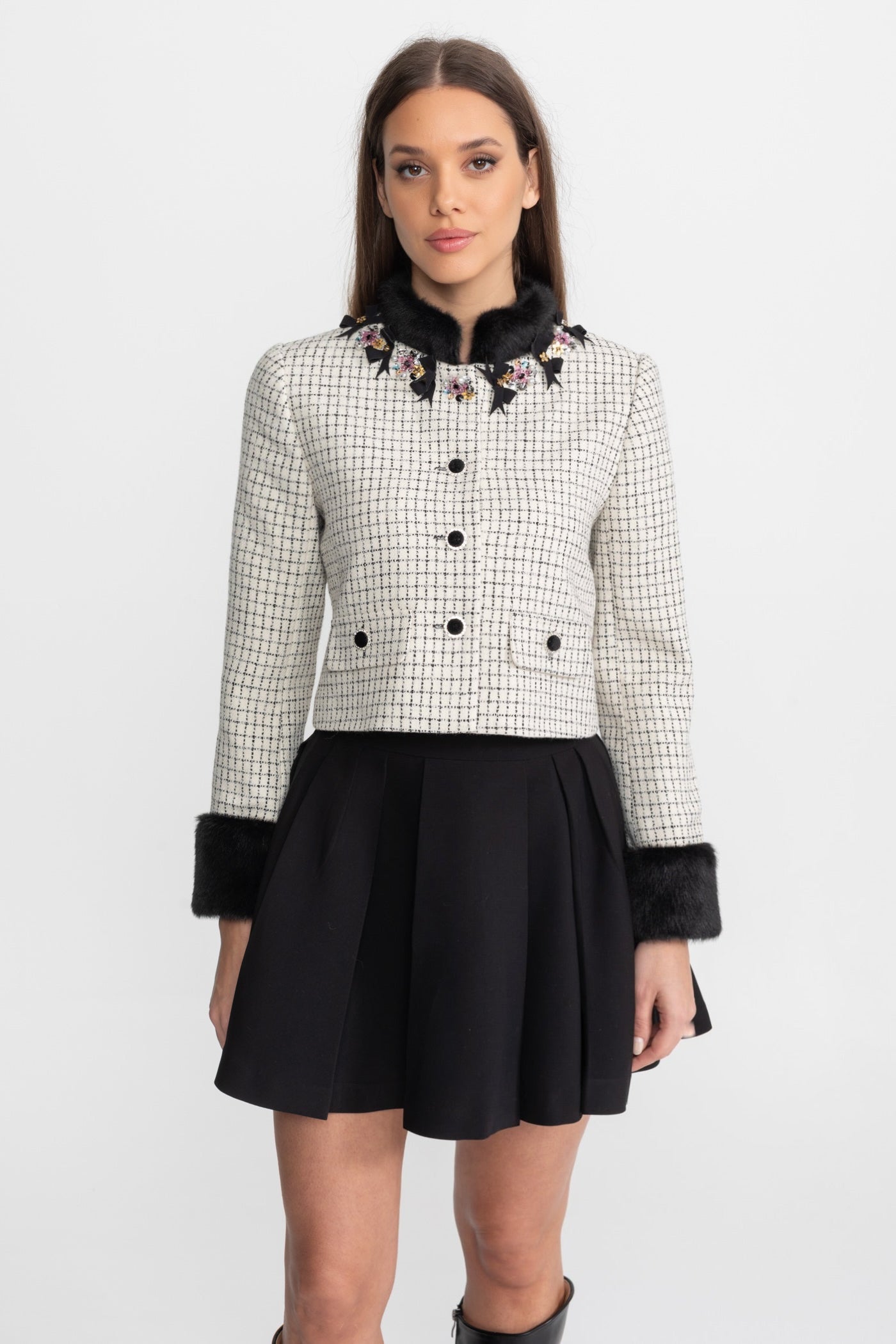 Textured Tweed Jacket with Embellished Fox Fur Collar – Ivoire & Black