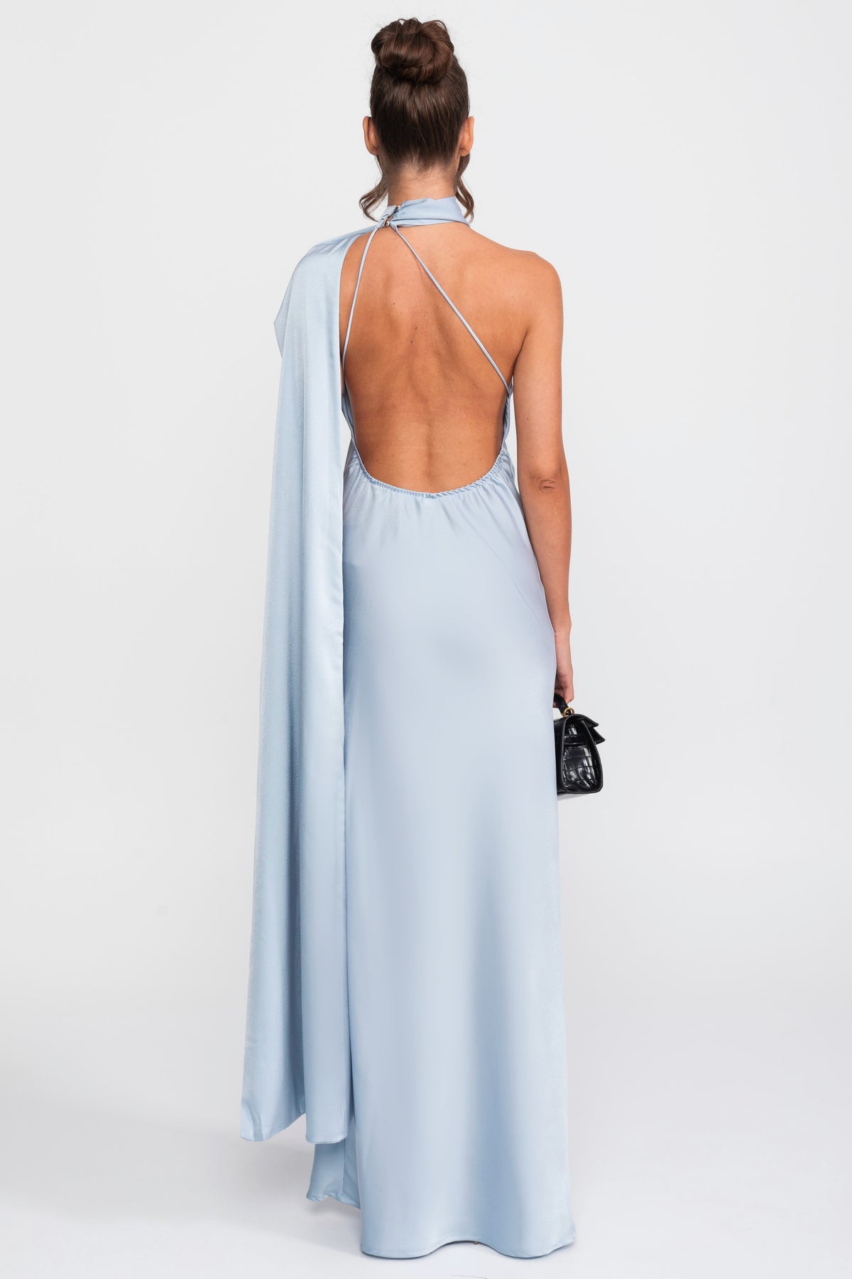 Robe nuisette en satin à col halter torsadé avec encolure asymétrique - Bleu 