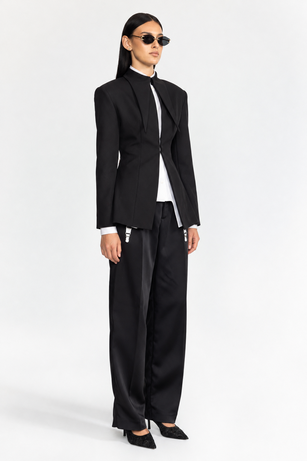 Sculpted Pointed-Collar Hook-Front Blazer - Black