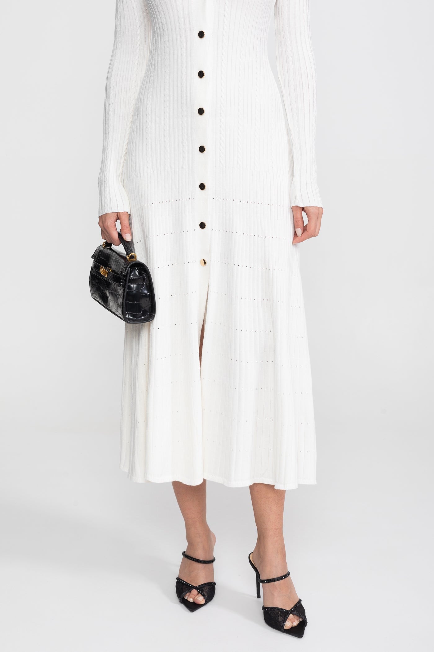 Robe midi en maille à manches longues avec col polo et patch monogramme - Blanc 