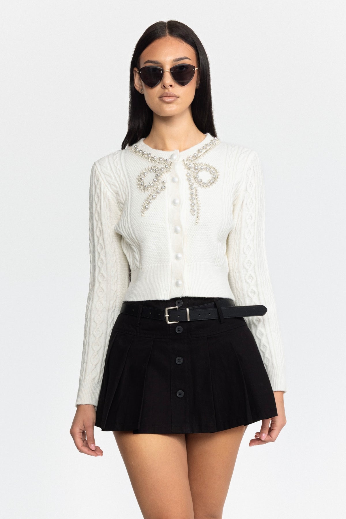 Cardigan en maille torsadée orné d’un nœud perlé - blanc 