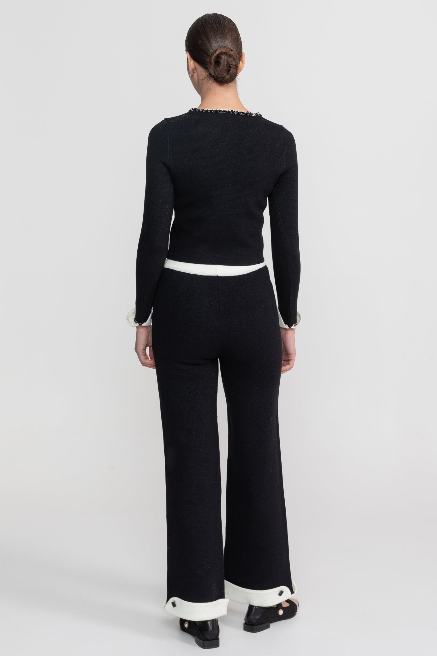 Ensemble coordonné en maille à manches longues avec bordure contrastante et ornements scintillants - Noir 