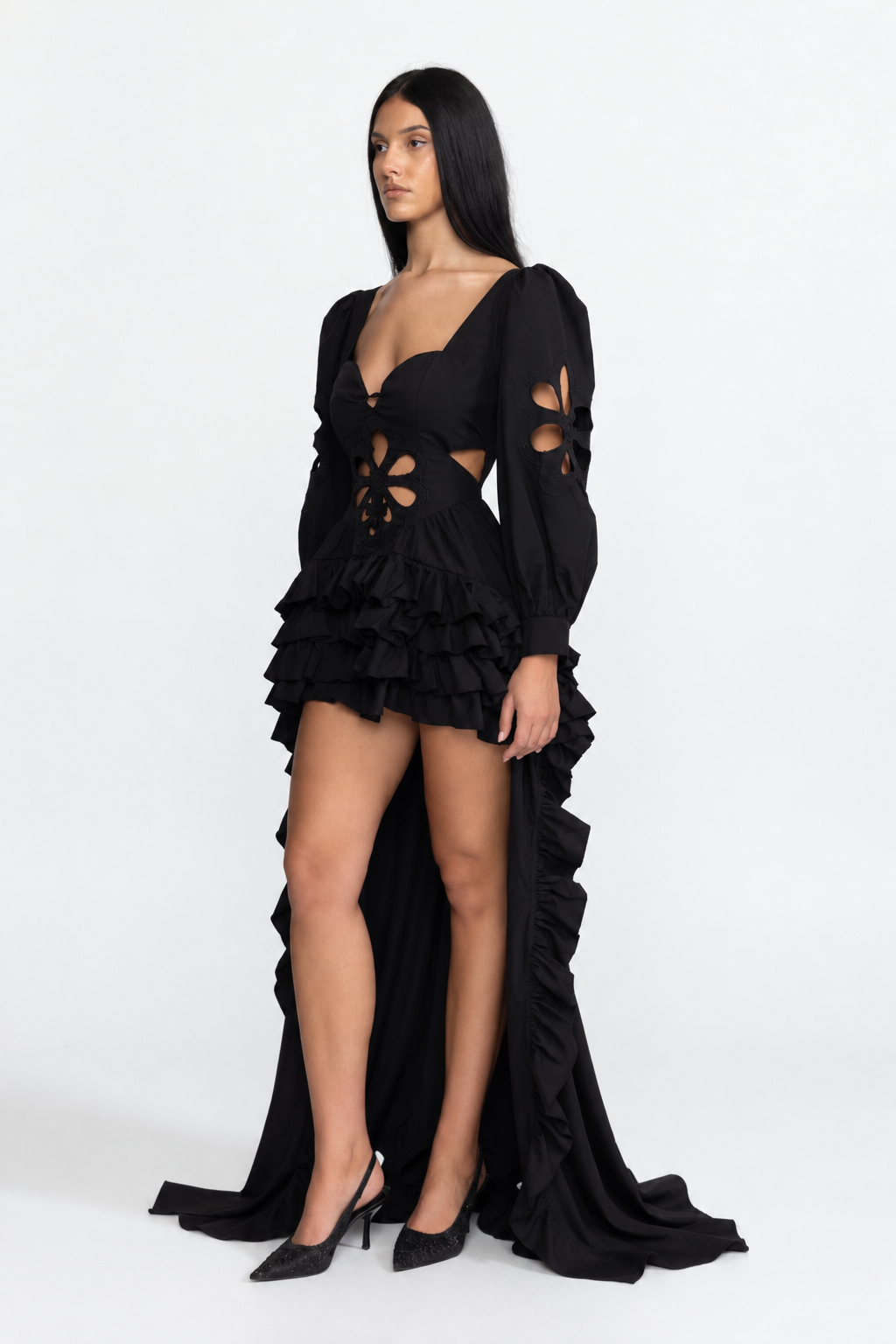 Robe asymétrique à volants, manches bouffantes et découpes brodées - Noir 