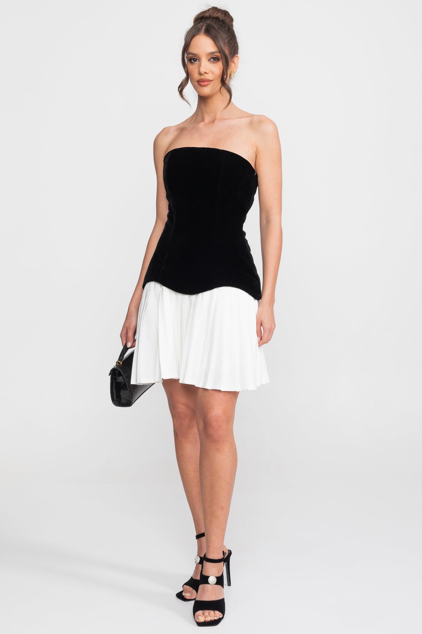 Robe mini en velours bustier avec jupe plissée contrastante - Noir 