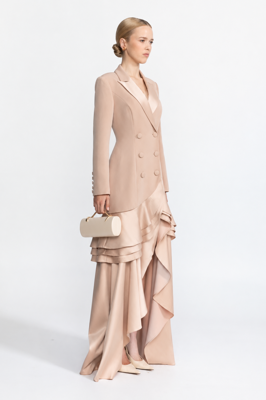 Robe longue blazer croisée à ourlet volanté en satin - beige 