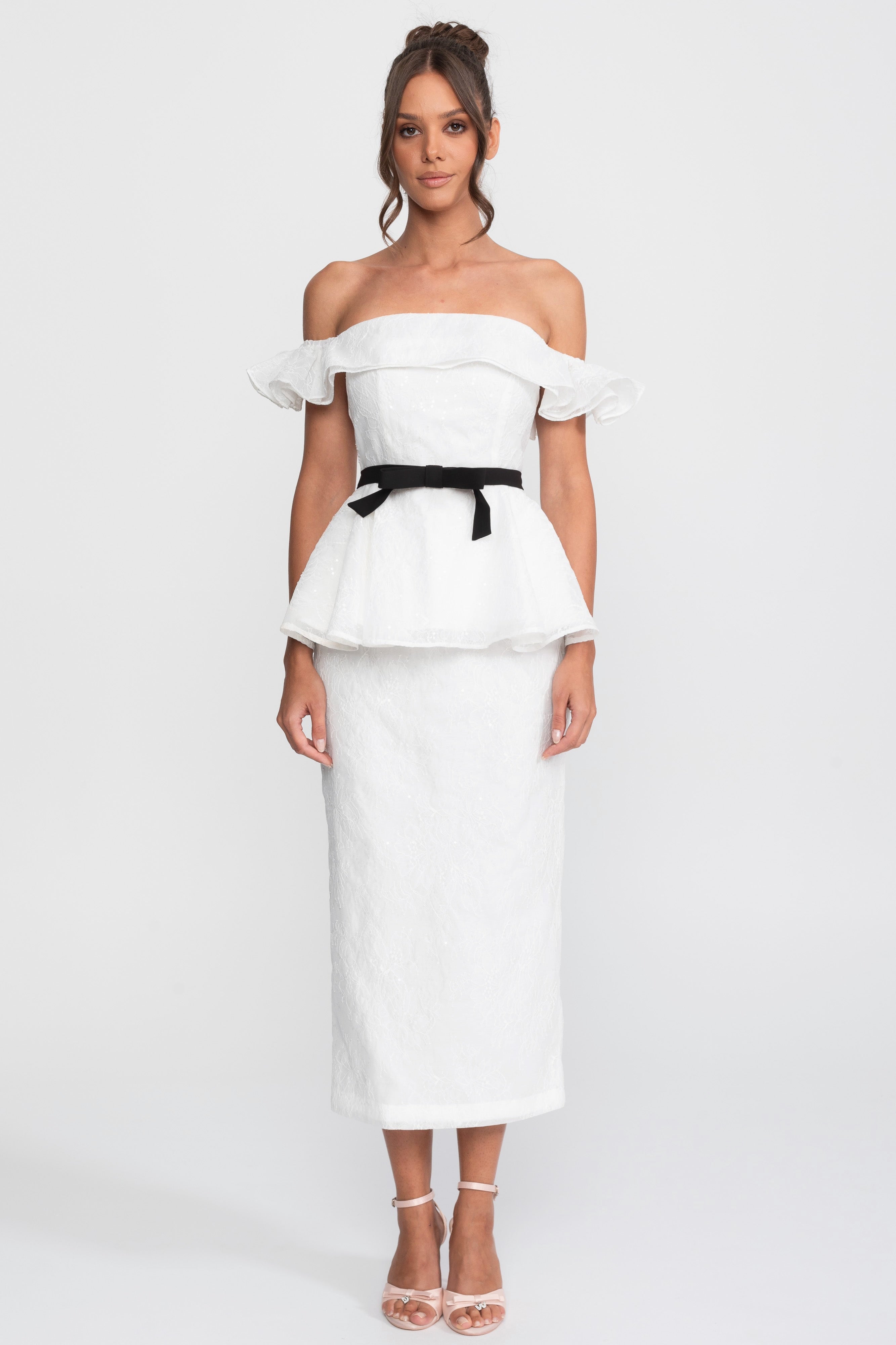 Ensemble top et jupe péplum à épaules dénudées avec ceinture ruban noire - Blanc 
