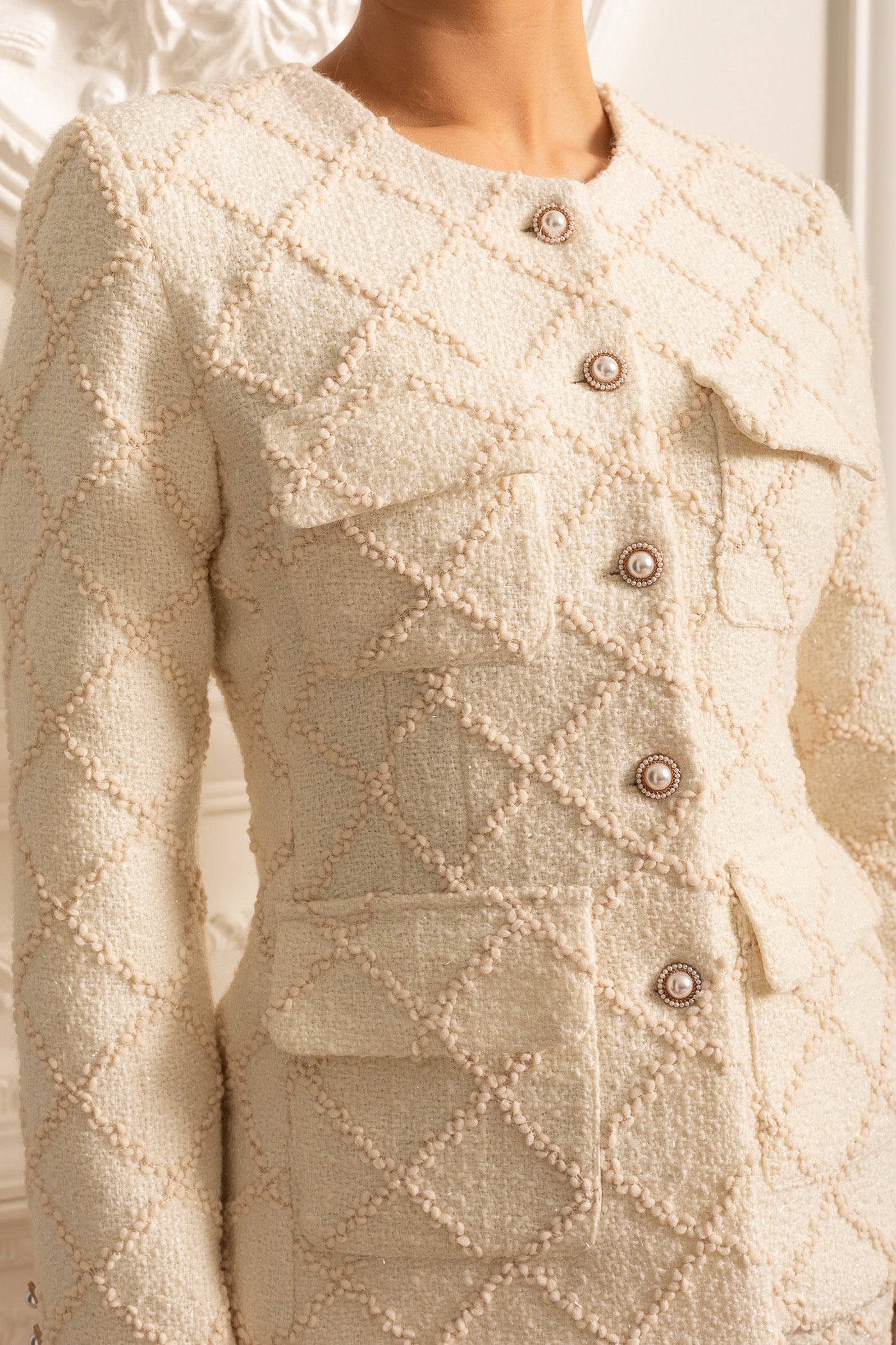 Textured Jacket With Gold Buttons And Matching Shorts - Ivoire