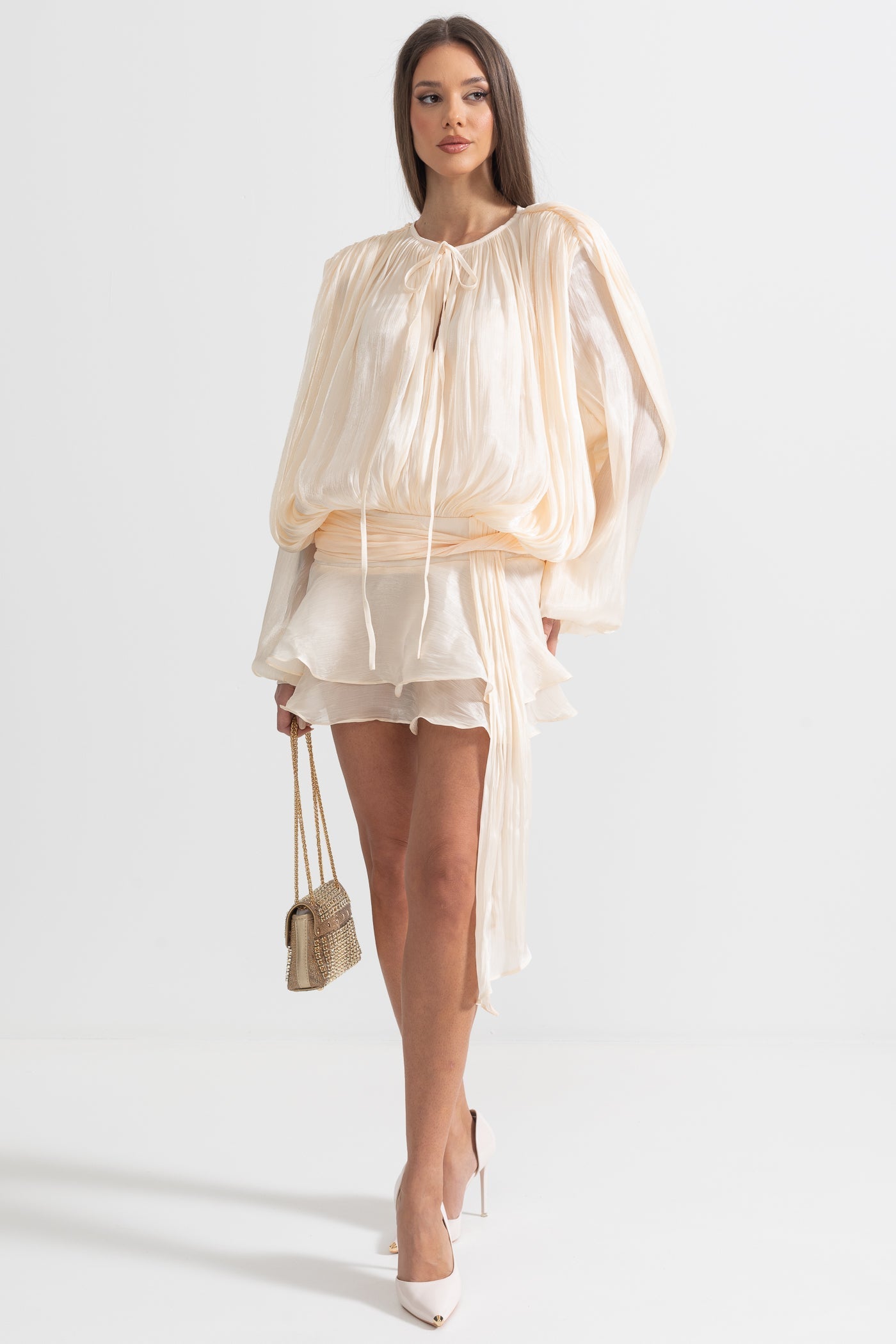 Robe courte à manches longues volantées avec silhouette fluide - Abricot 