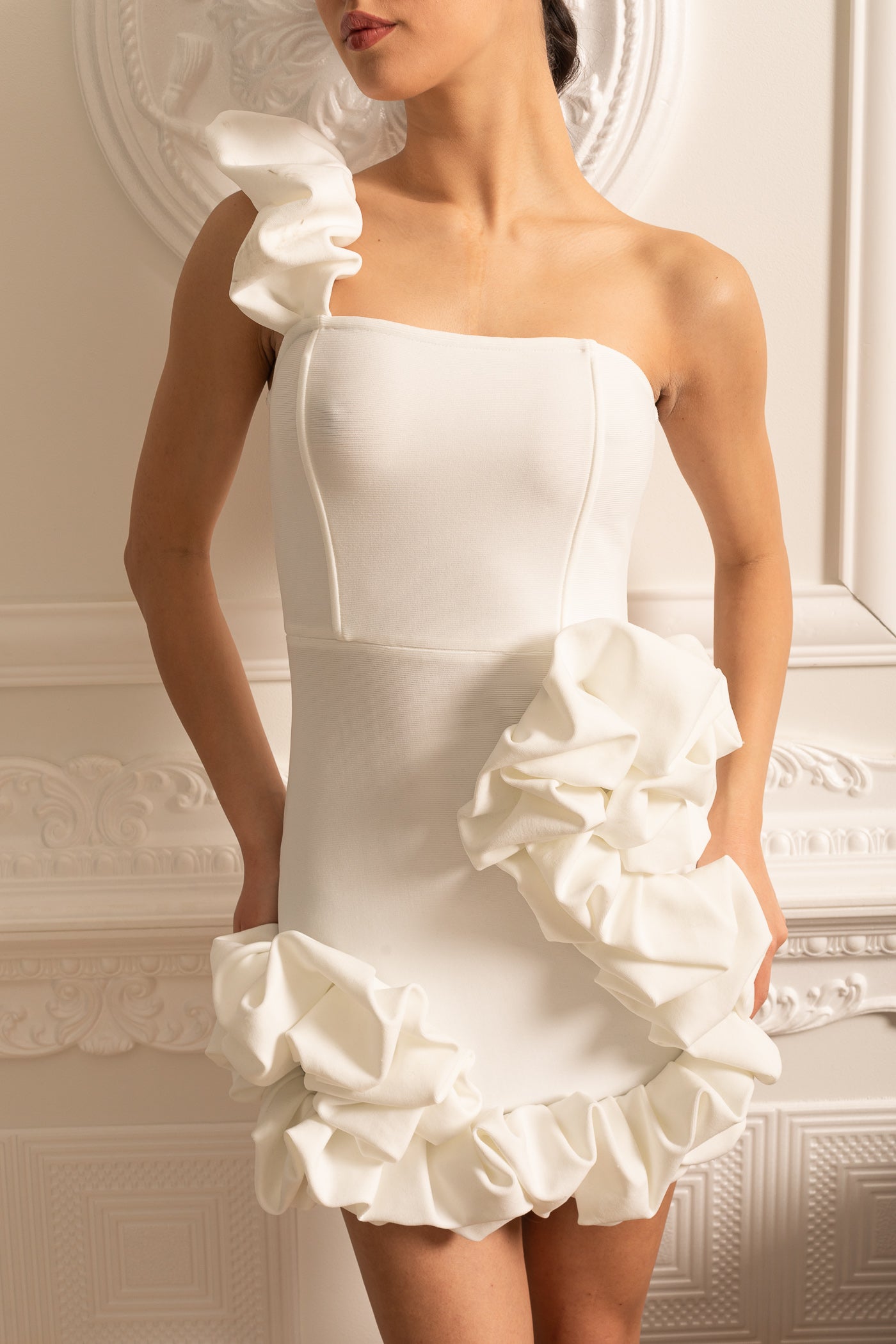 Robe Mini Fleurie avec Ourlet Volanté et Bretelle - Blanc 