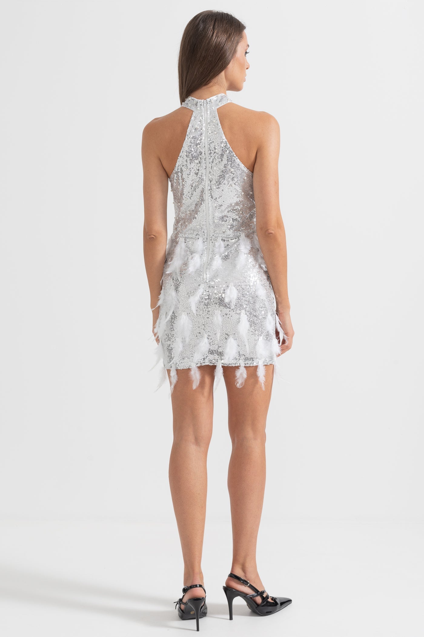 Robe mini à sequins scintillants avec découpes frontales et plumes - Argent 