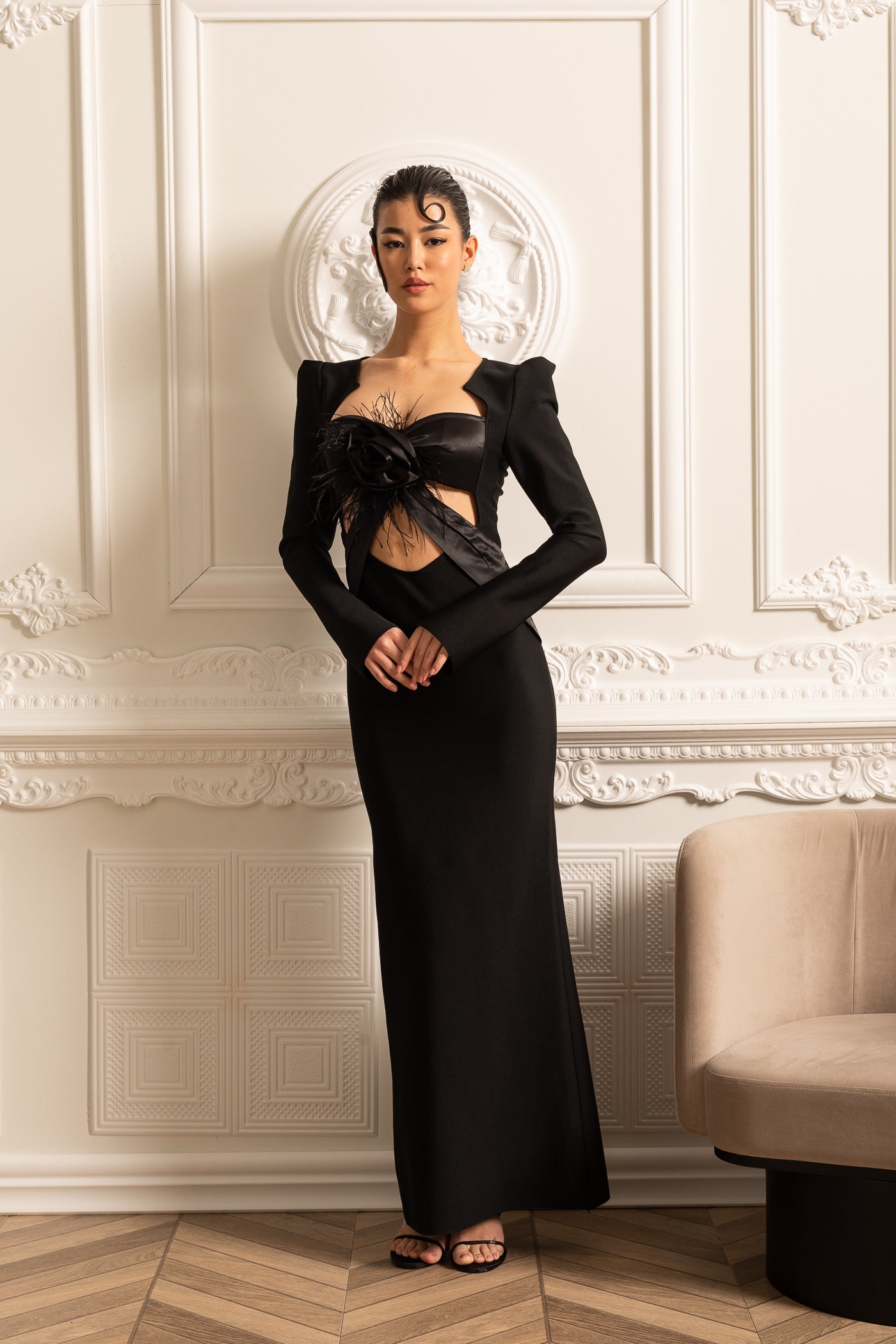 Elegant Long Sleeved Dress With Structured Shoulders And Front Cutout  - Black