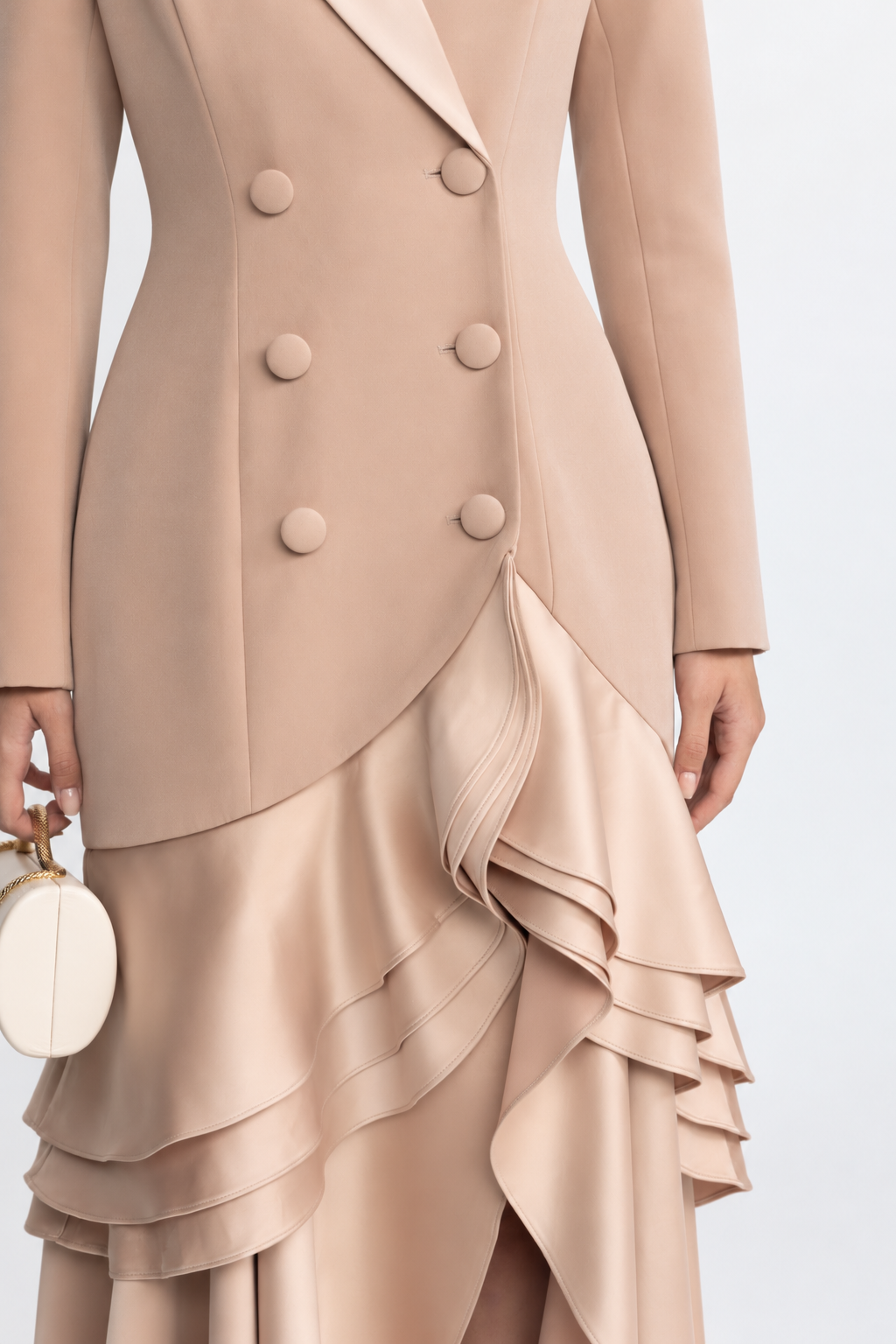 Robe longue blazer croisée à ourlet volanté en satin - beige 