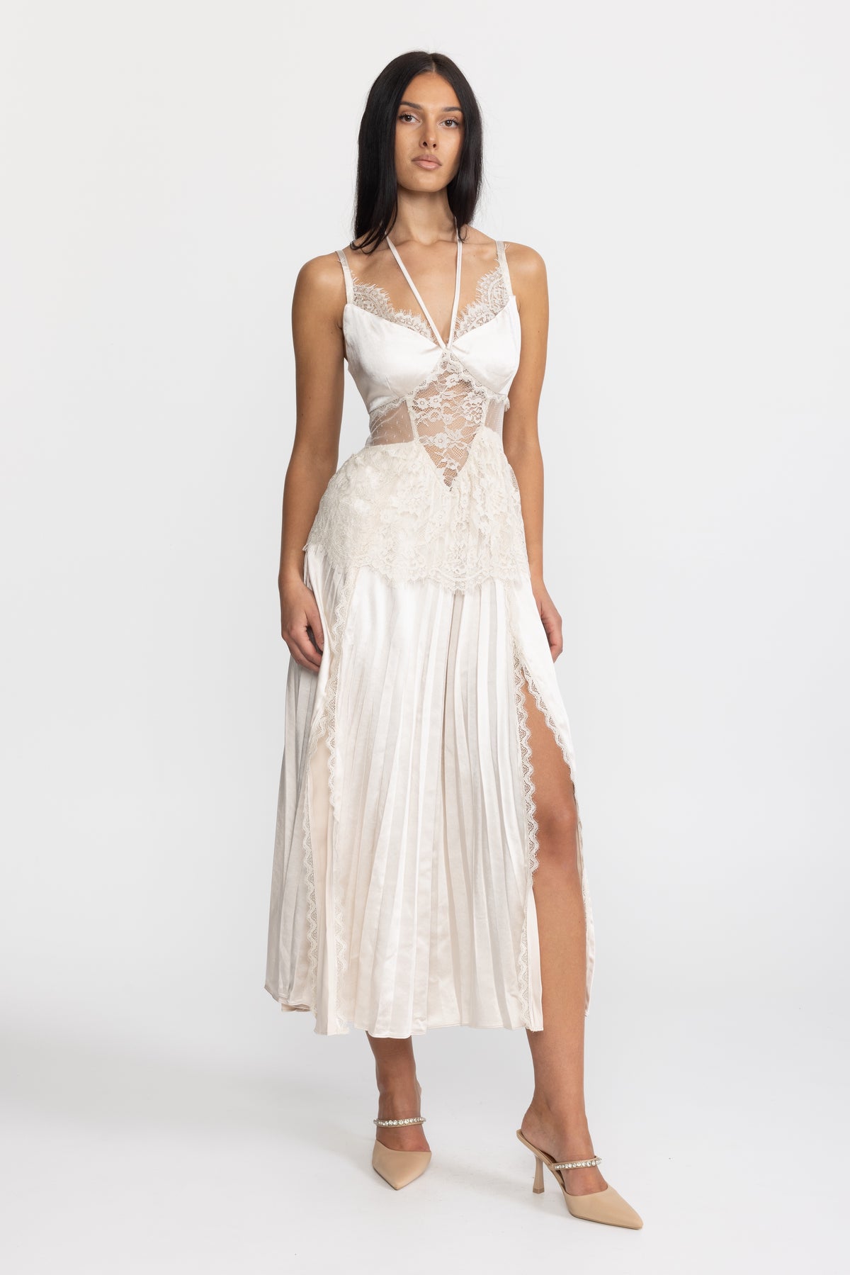 Robe midi plissée en satin à col halter et empiècement en dentelle - Ivoire 