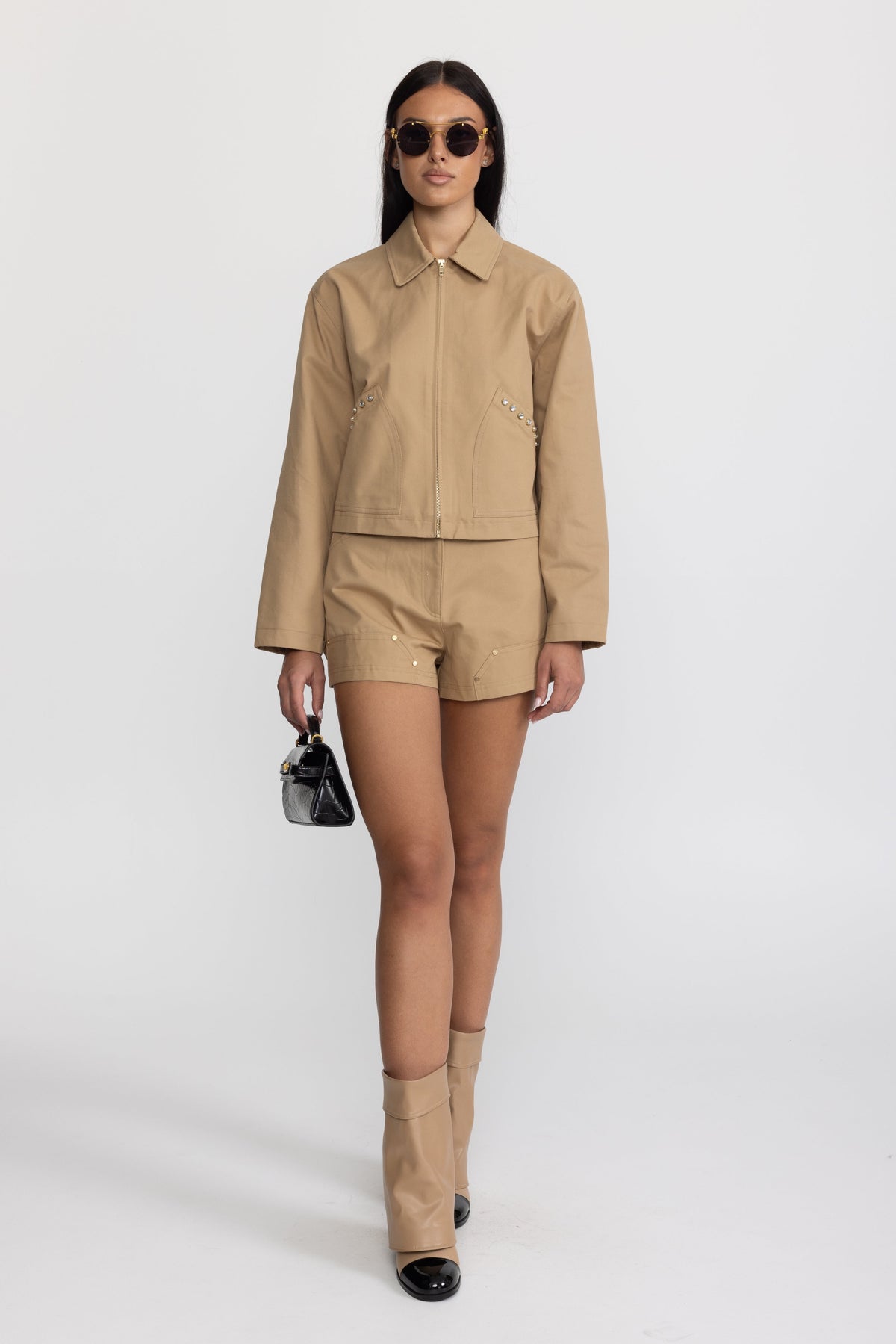 Short en twill taille haute à empiècements cloutés - Kaki 
