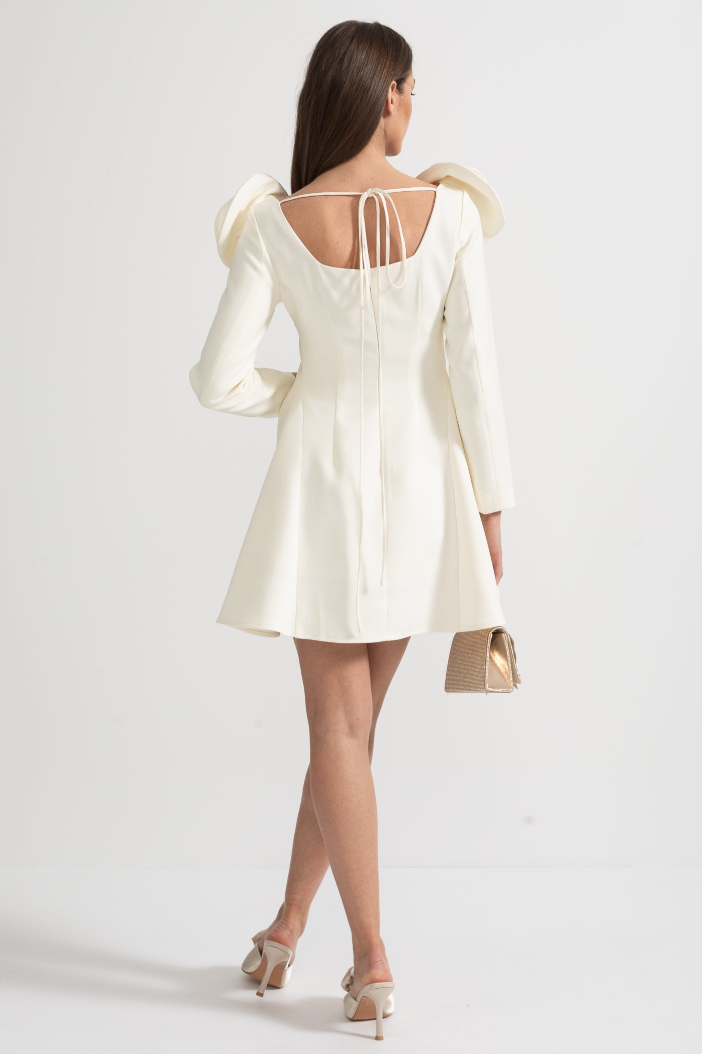 Robe Mini Élégante à Encolure Carrée, Appliques Florales 3D et Jupe Évasée - Ivoire 