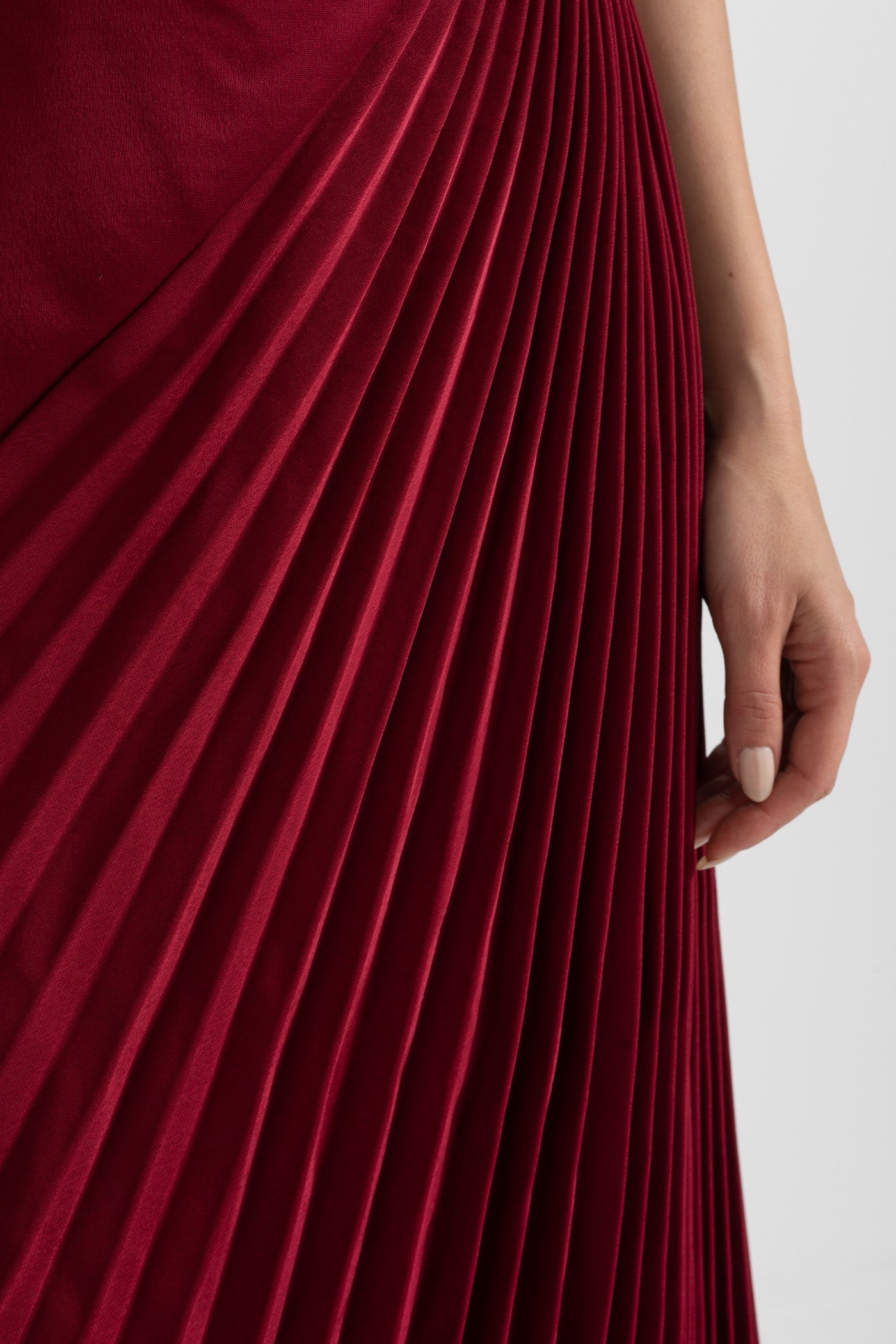 Asymmetrical Sleeveless Dress With Pleated Detailing Midi Skirt - Red