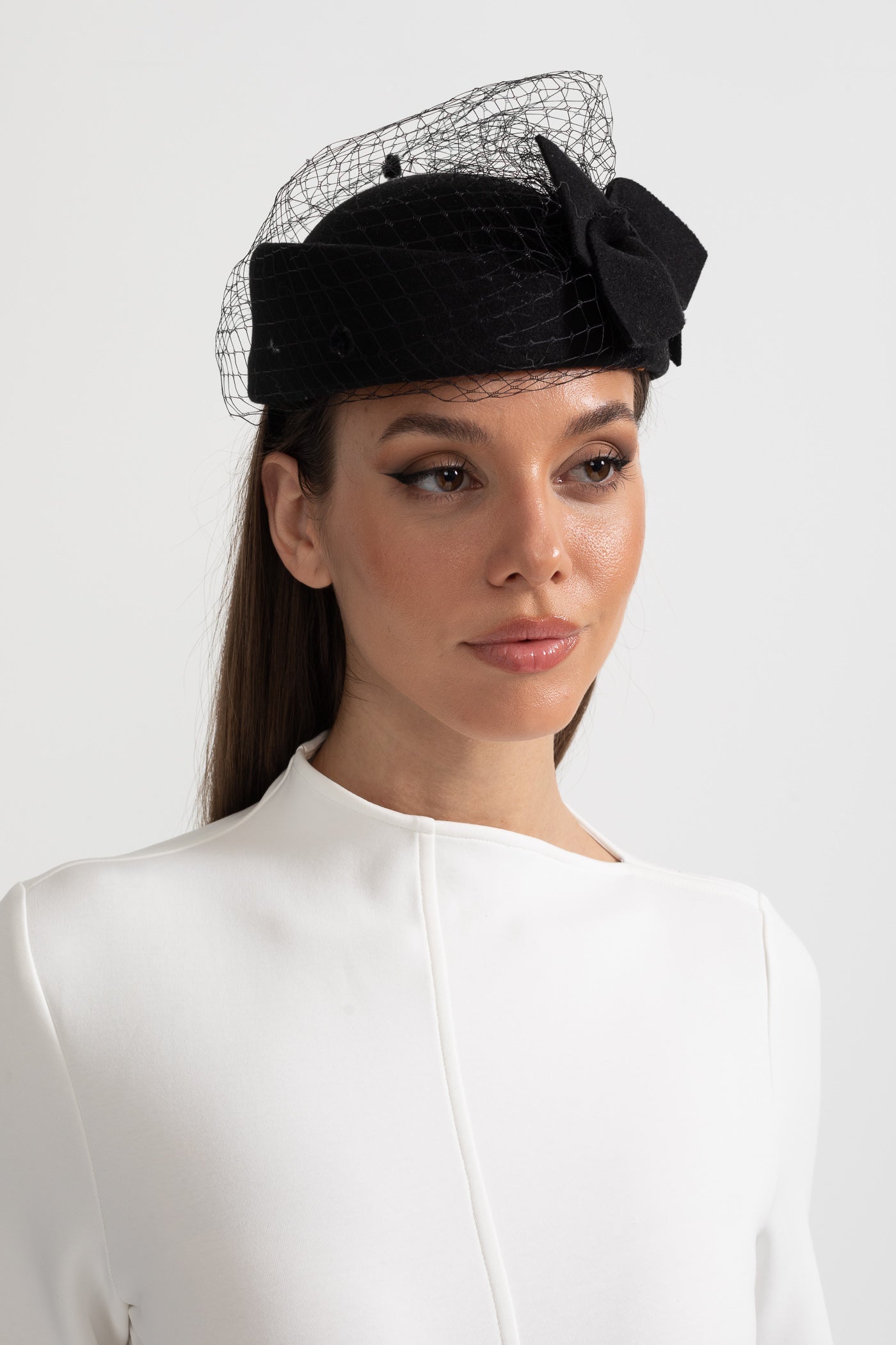Chapeau élégant avec résille délicate et nœud décoratif appliqué - Noir 