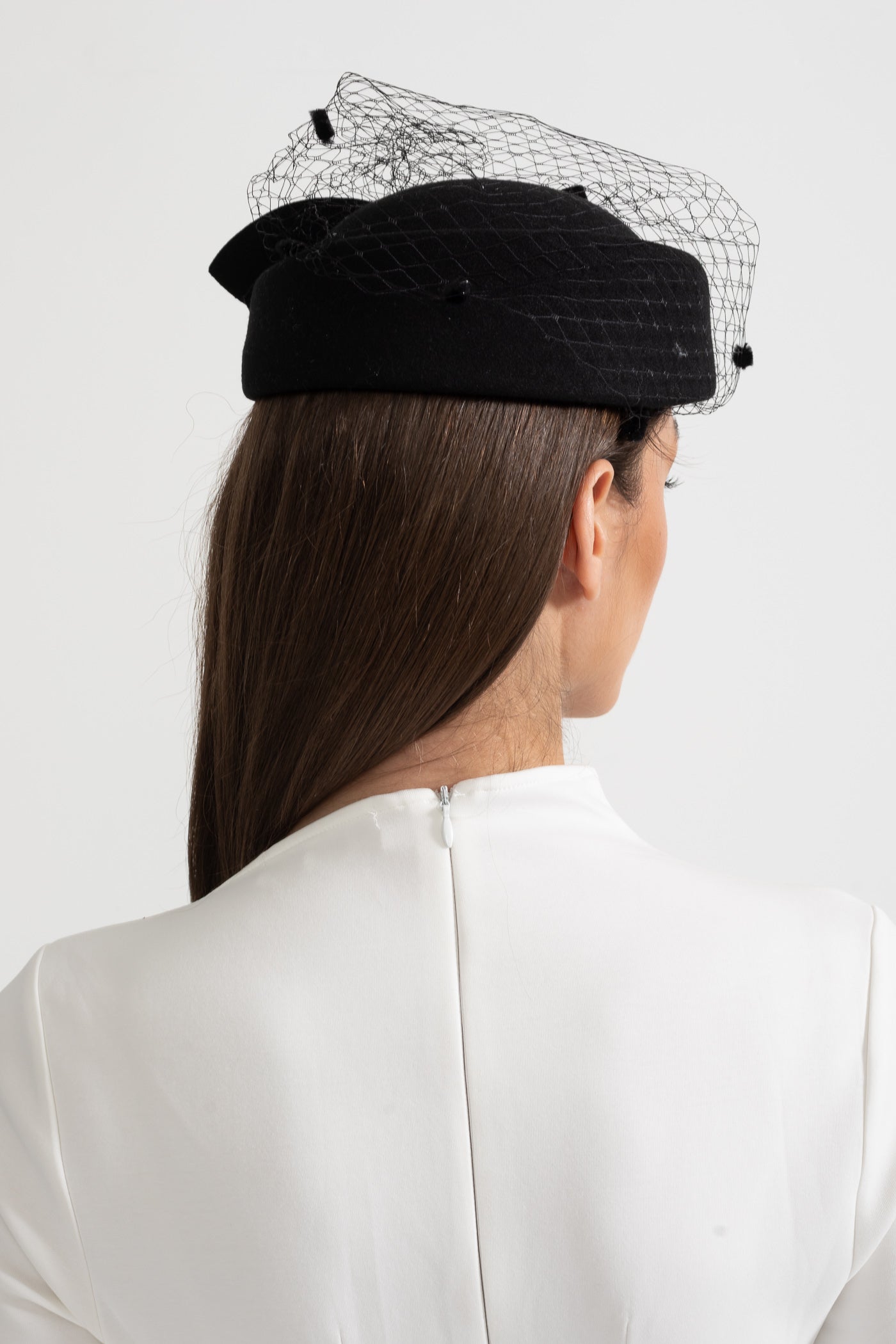 Chapeau élégant avec résille délicate et nœud décoratif appliqué - Noir 