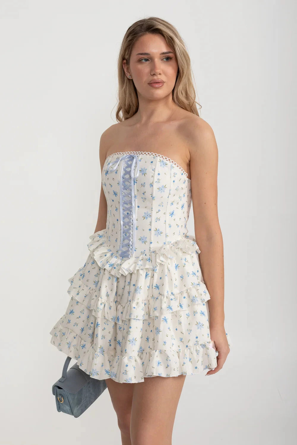 Robe Mini Corset avec Détail de Laçage en Ruban et Jupe Volantée Multi-Couches - Blanc/Bleu 