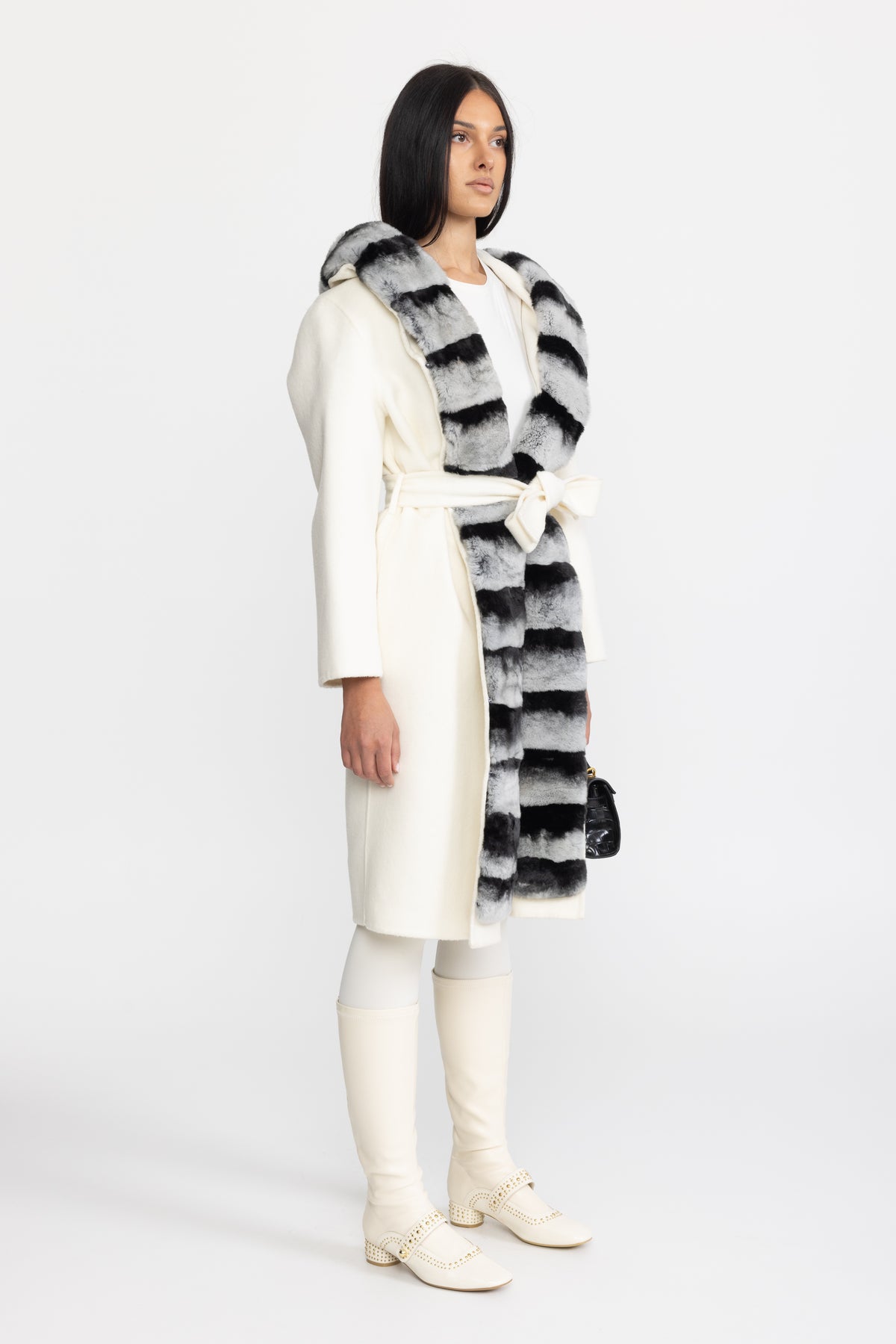 Manteau portefeuille en laine à capuche bordée de fourrure de lapin rex - Ivoire 