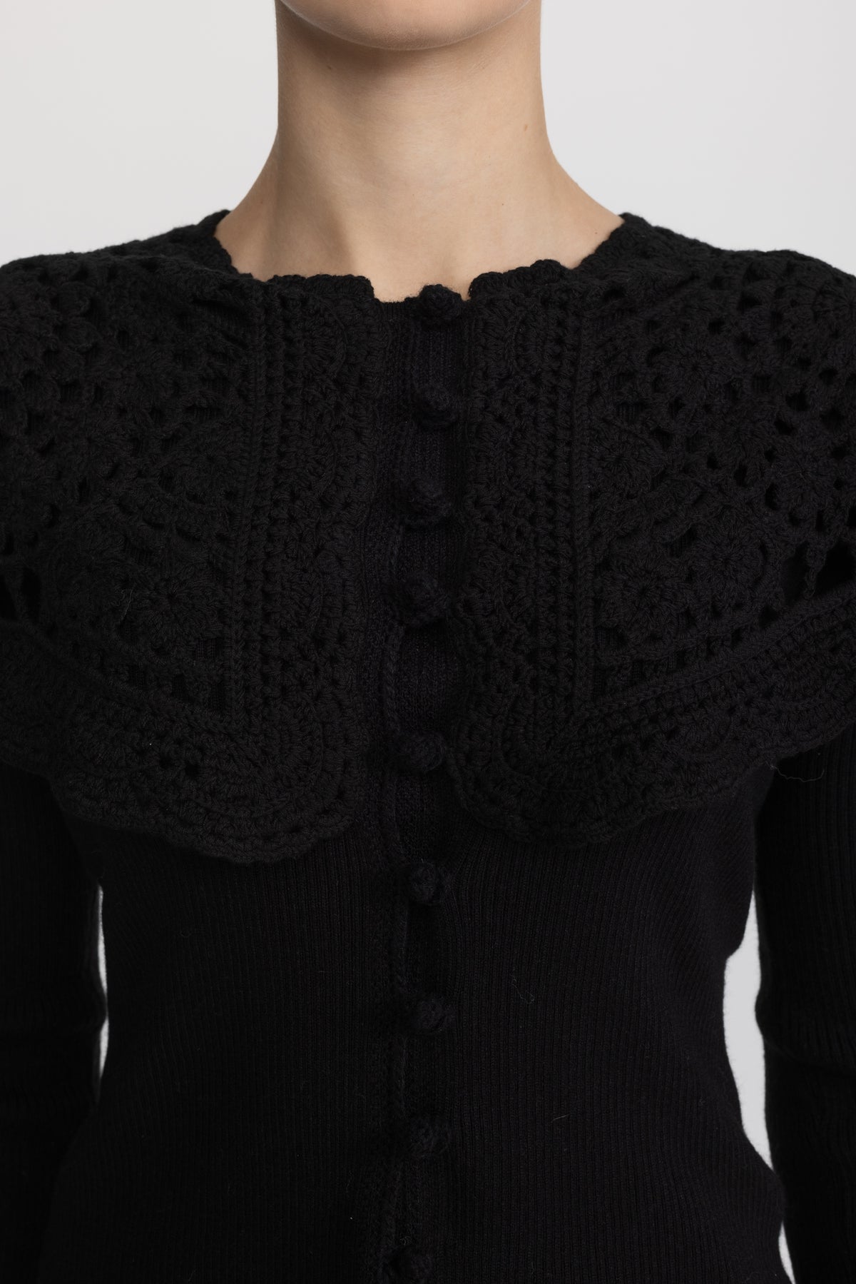 Cardigan en maille côtelée à col capelet en crochet - noir 