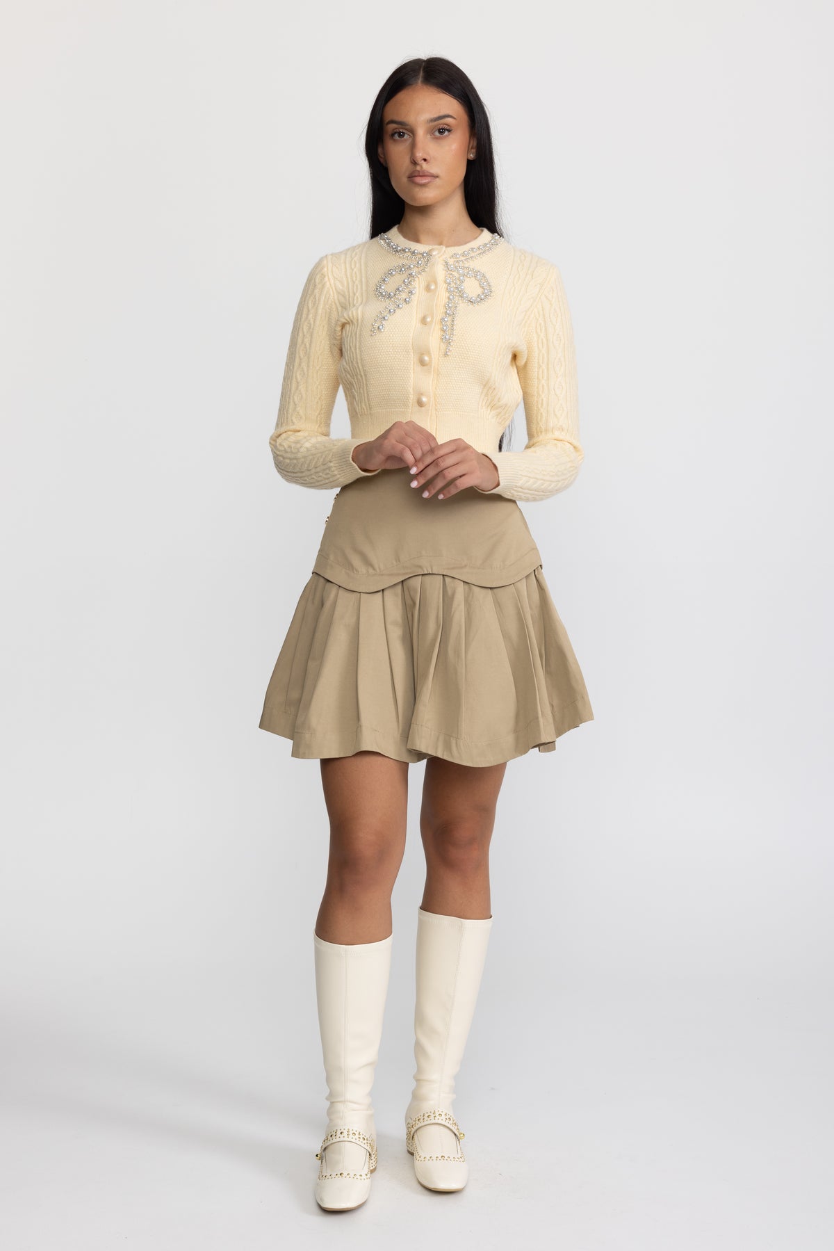 Cardigan en maille torsadée orné d’un nœud perlé - Jaune 