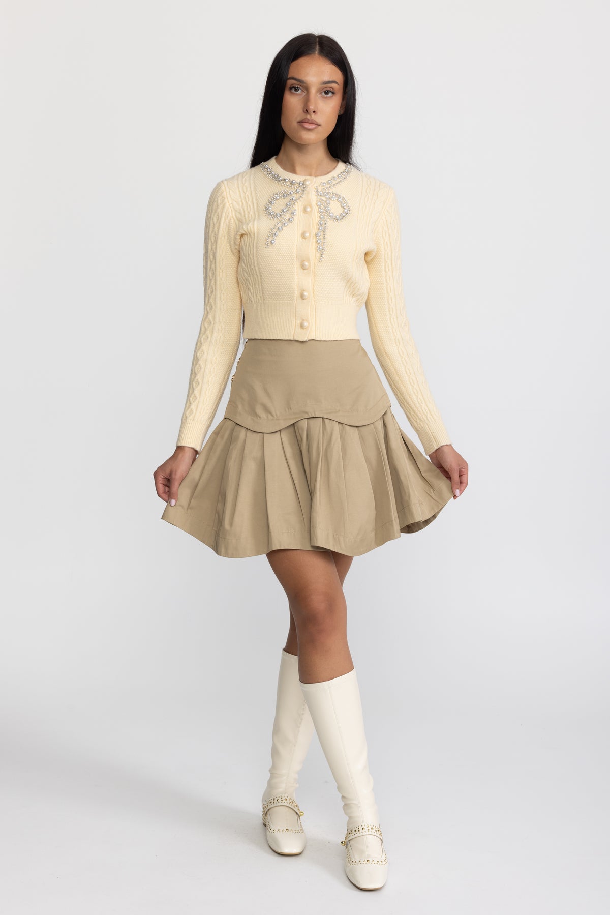 Cardigan en maille torsadée orné d’un nœud perlé - Jaune 