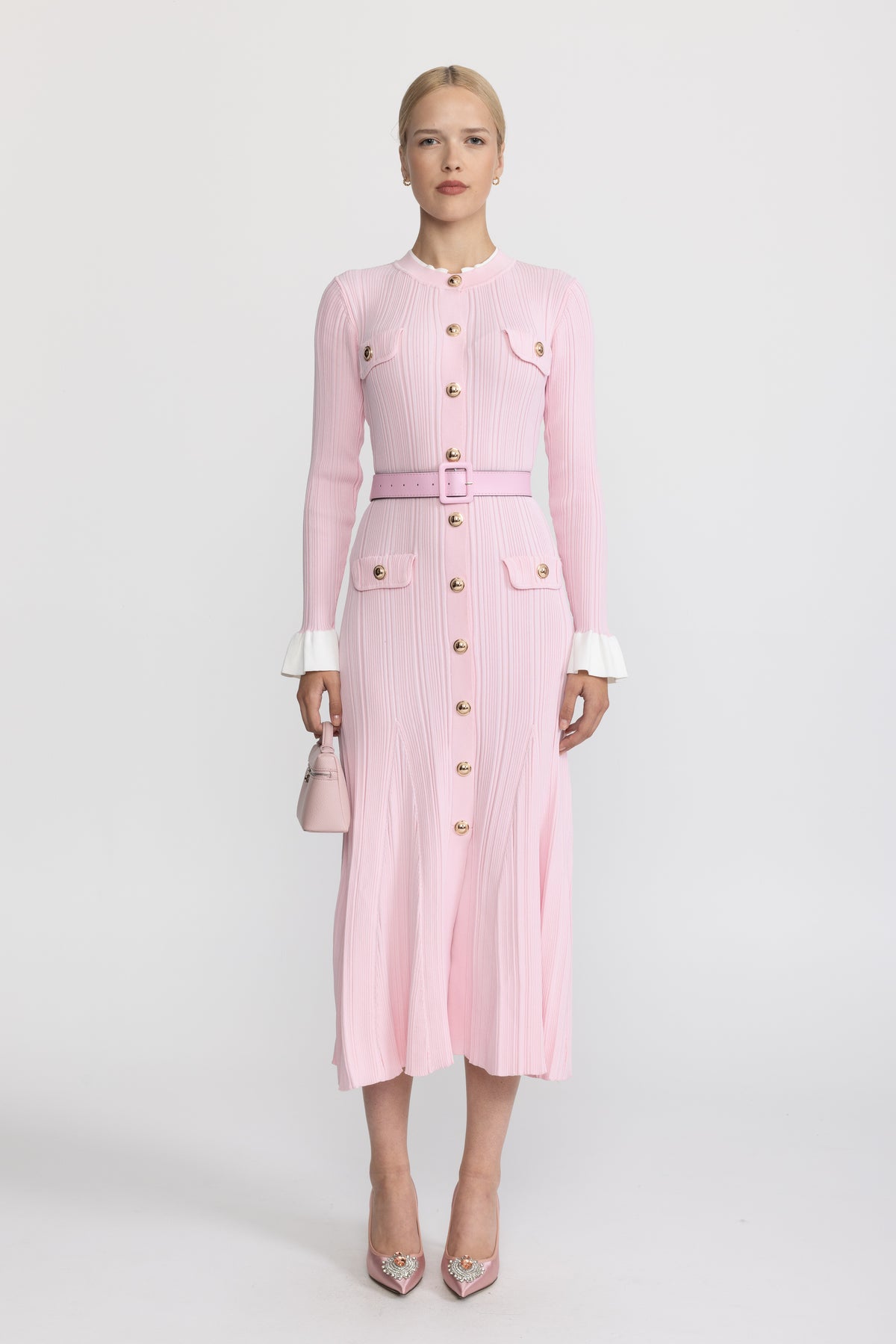 Robe midi en maille côtelée ceinturée à boutons sur le devant - rose 