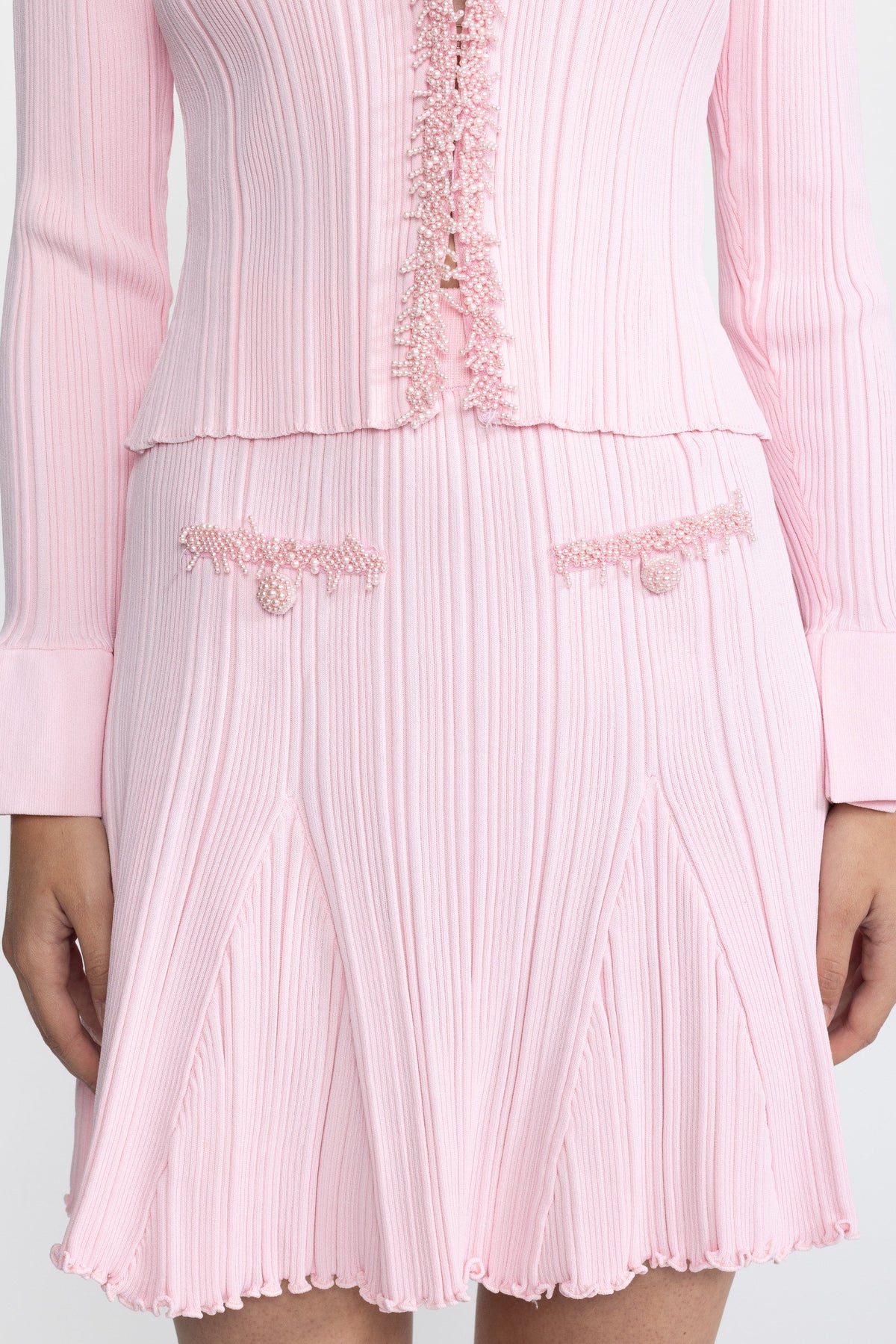 Ensemble coordonné cardigan en maille côtelée à finitions perlées et mini-jupe - Rose 