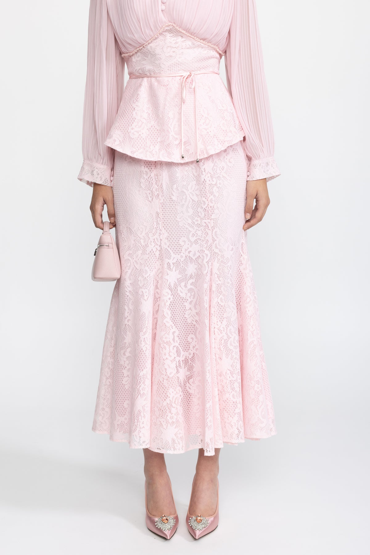 Ensemble coordonné blouse en chiffon plissé et jupe sirène en dentelle - rose 