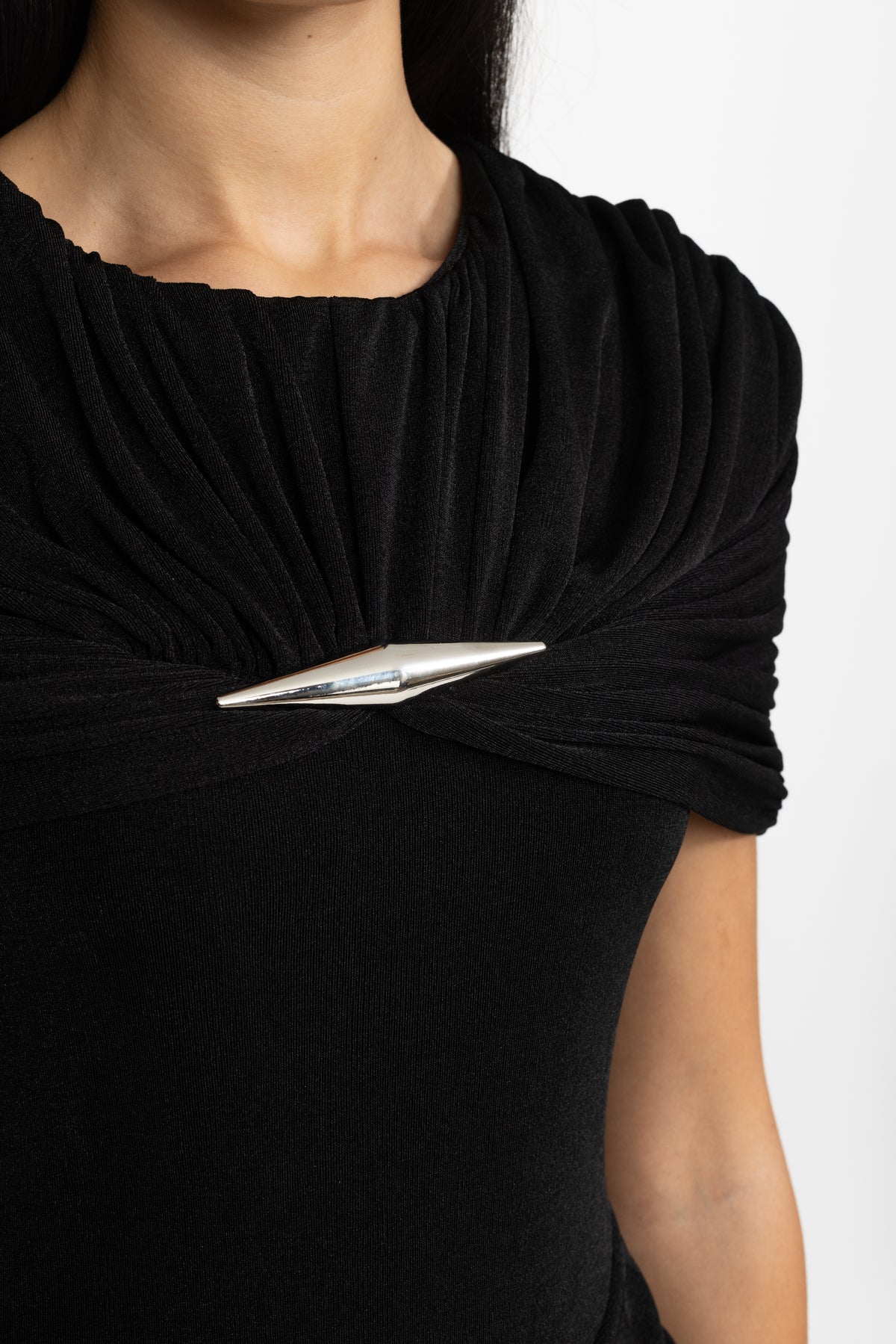 Robe mini drapée à cape et ruchés - Noir 
