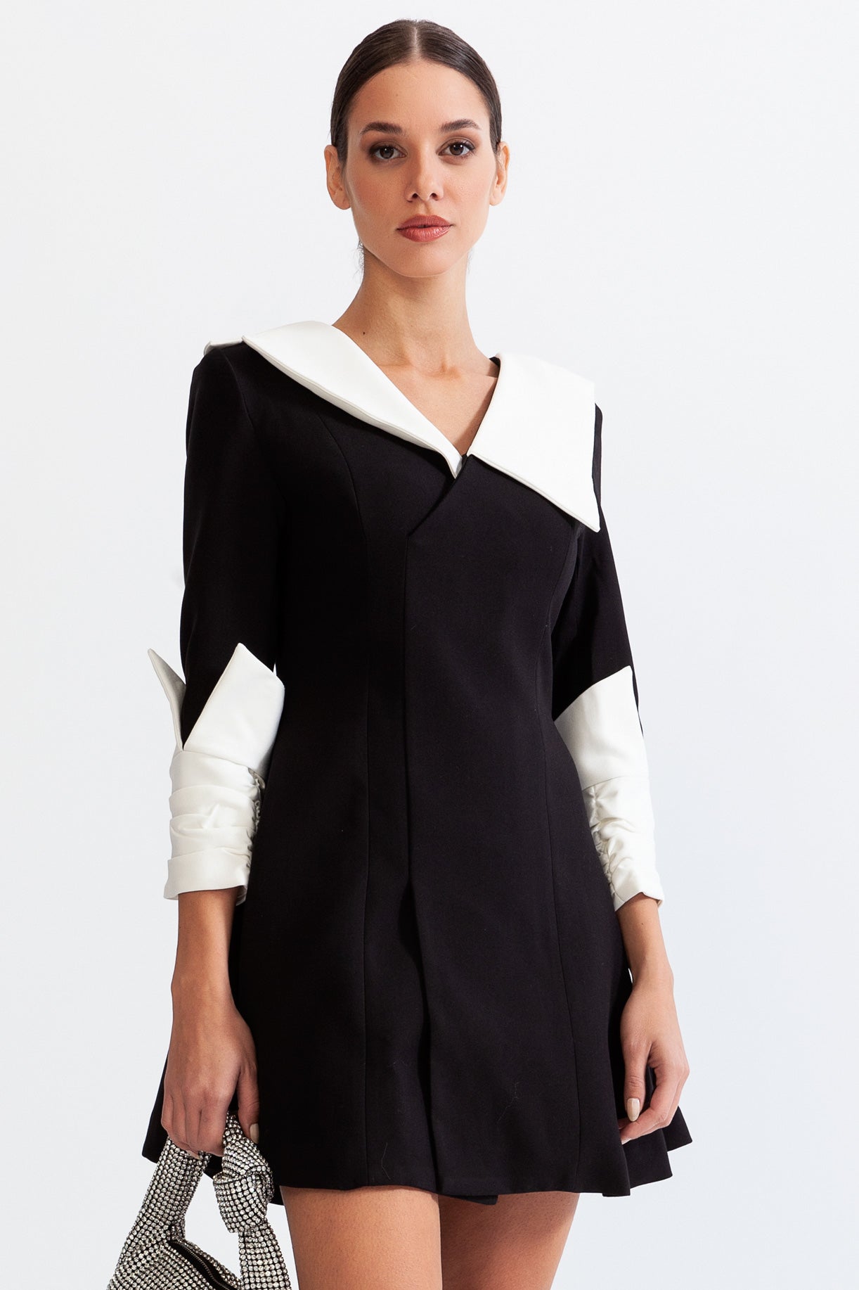 Robe de poupée avec col et poignets contrastants - Noir 