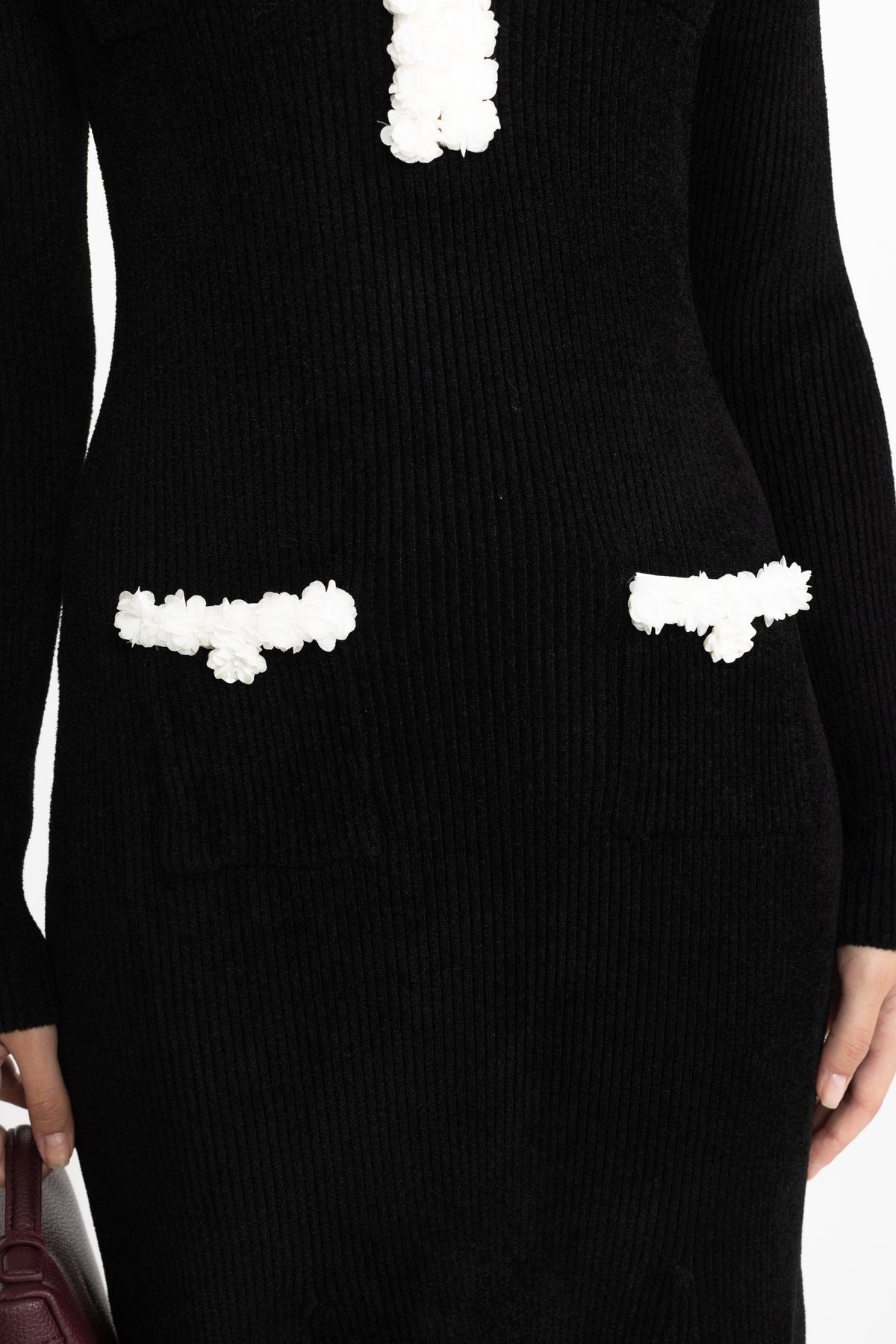 Robe midi en maille chenille avec finition à pompons contrastants - Noir 