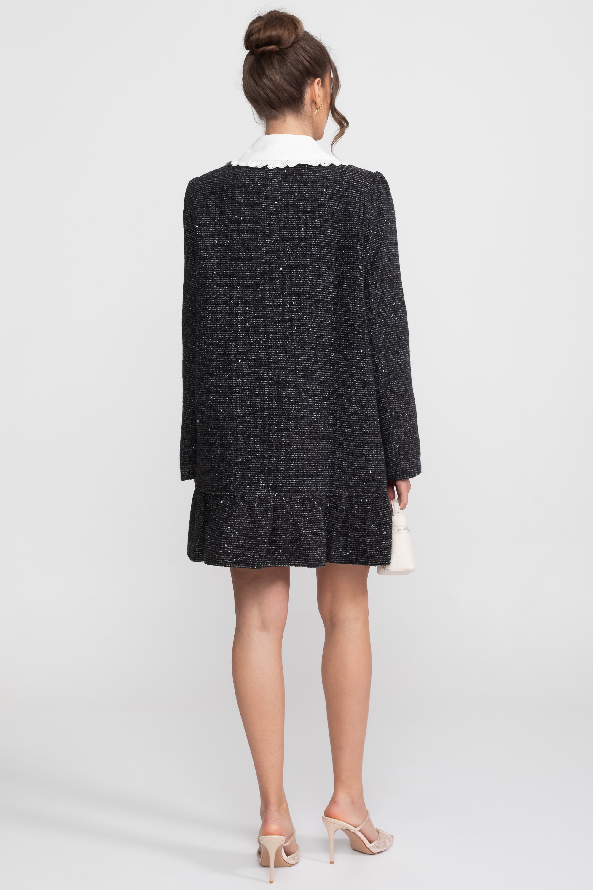 Mini-robe en tweed bouclé avec col bordé de dentelle et ourlet à volants - Charcoal 
