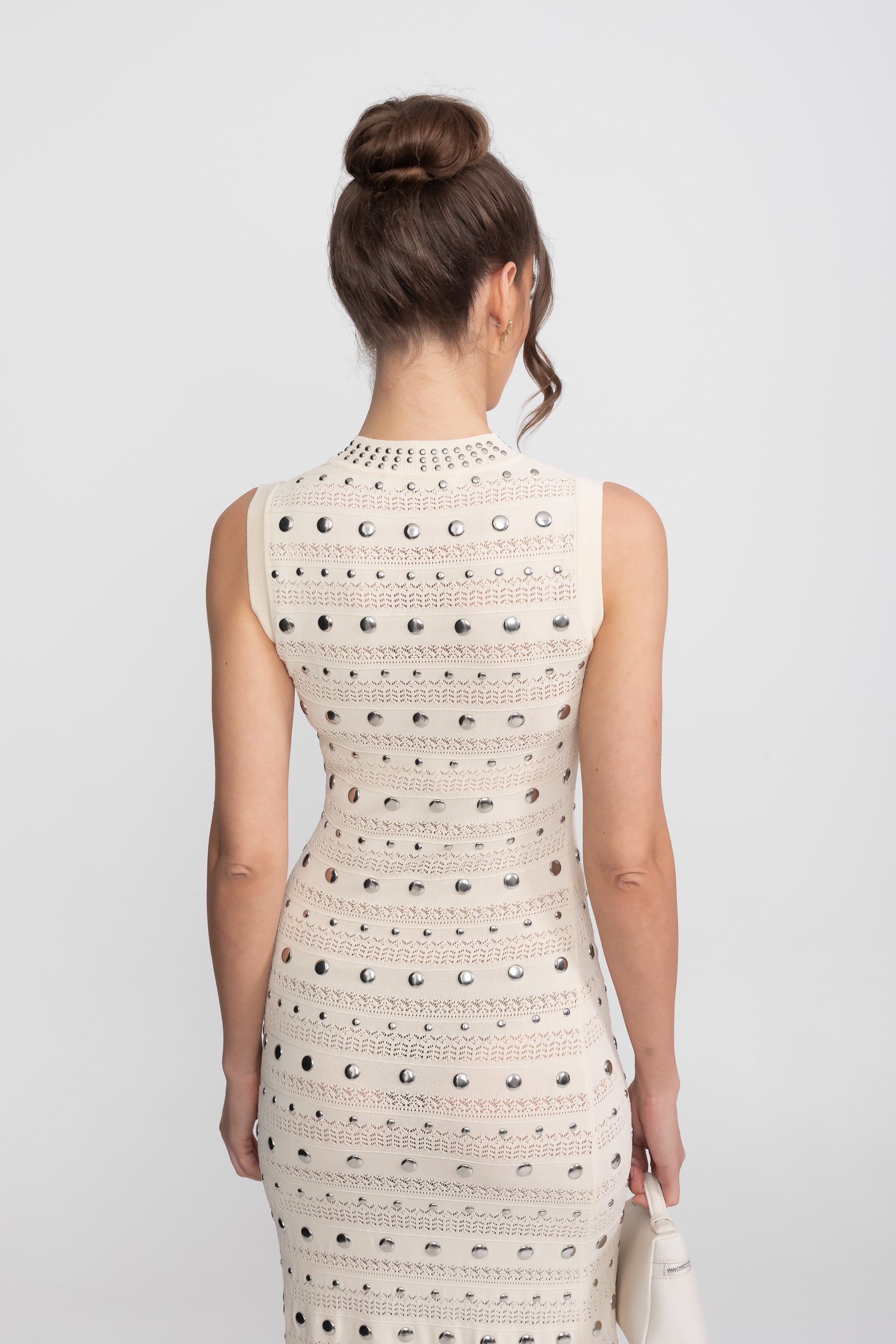 Robe midi en maille ornée avec col montant et ourlet volanté - Crème 
