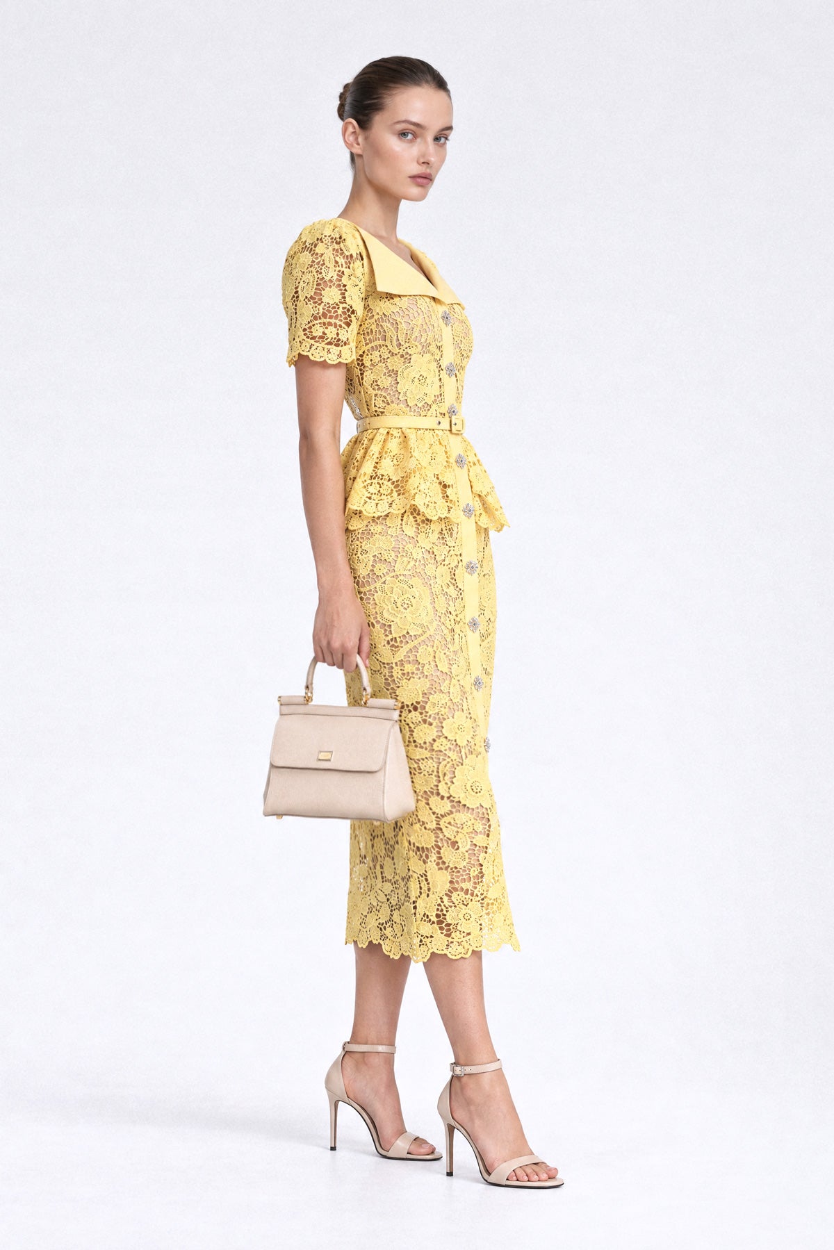 Robe midi peplum en dentelle à boutons en cristal - Jaune 