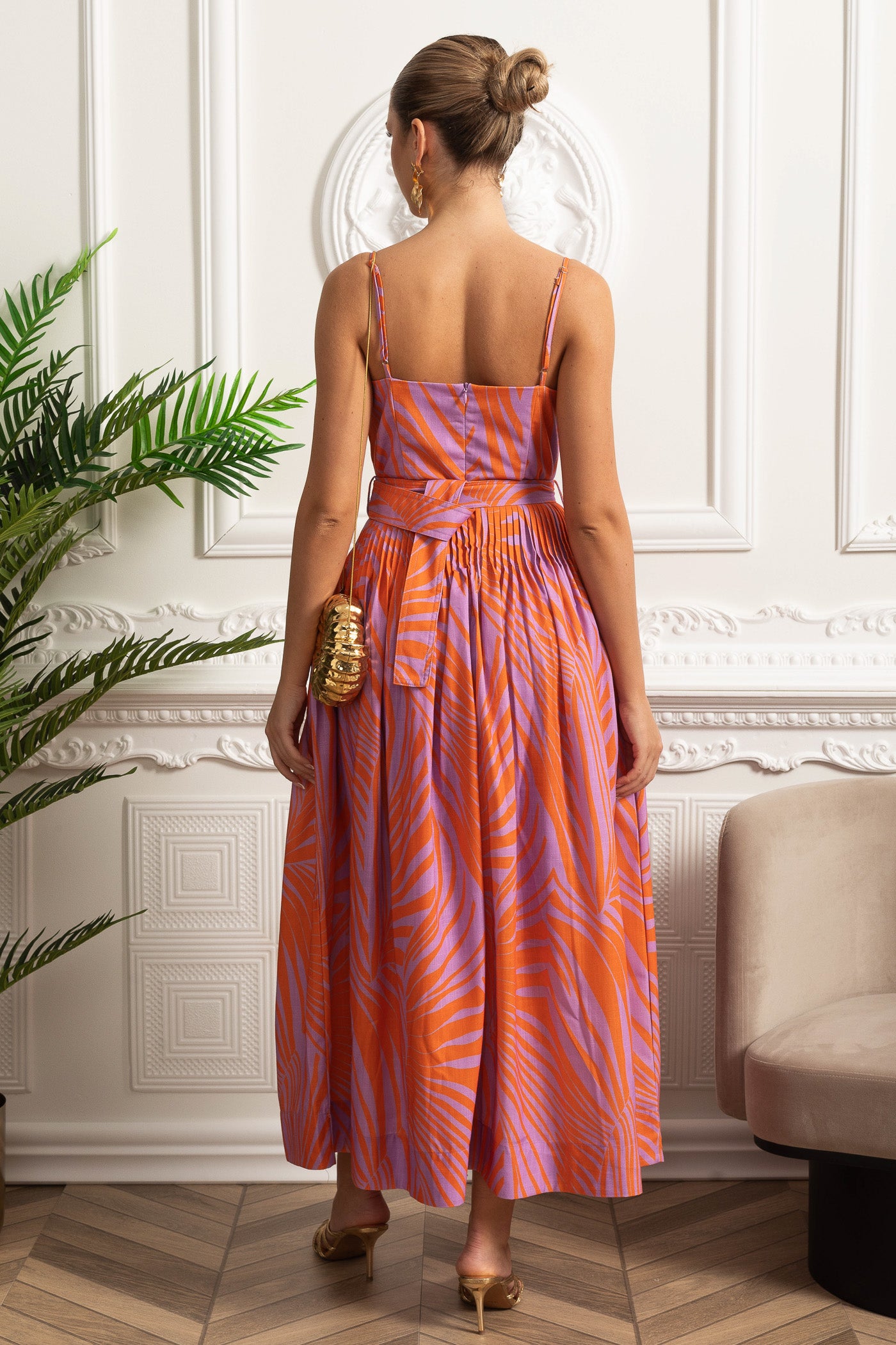 Robe midi plissée à buste ceinturé avec bretelles spaghetti - Rouge 