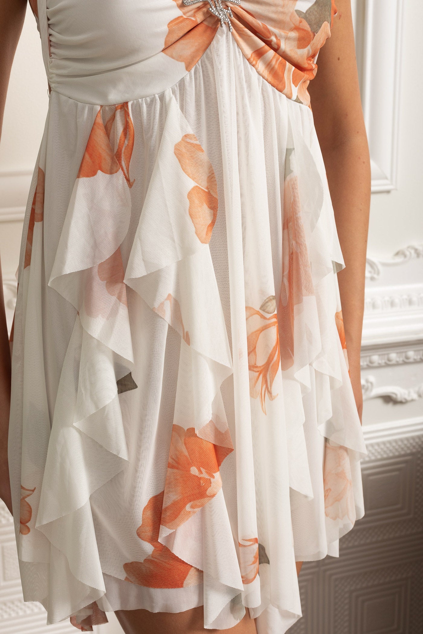 Robe Mini à Col Halter Volanté avec Détail Broche Étoile de Mer - Blanc/Orange 