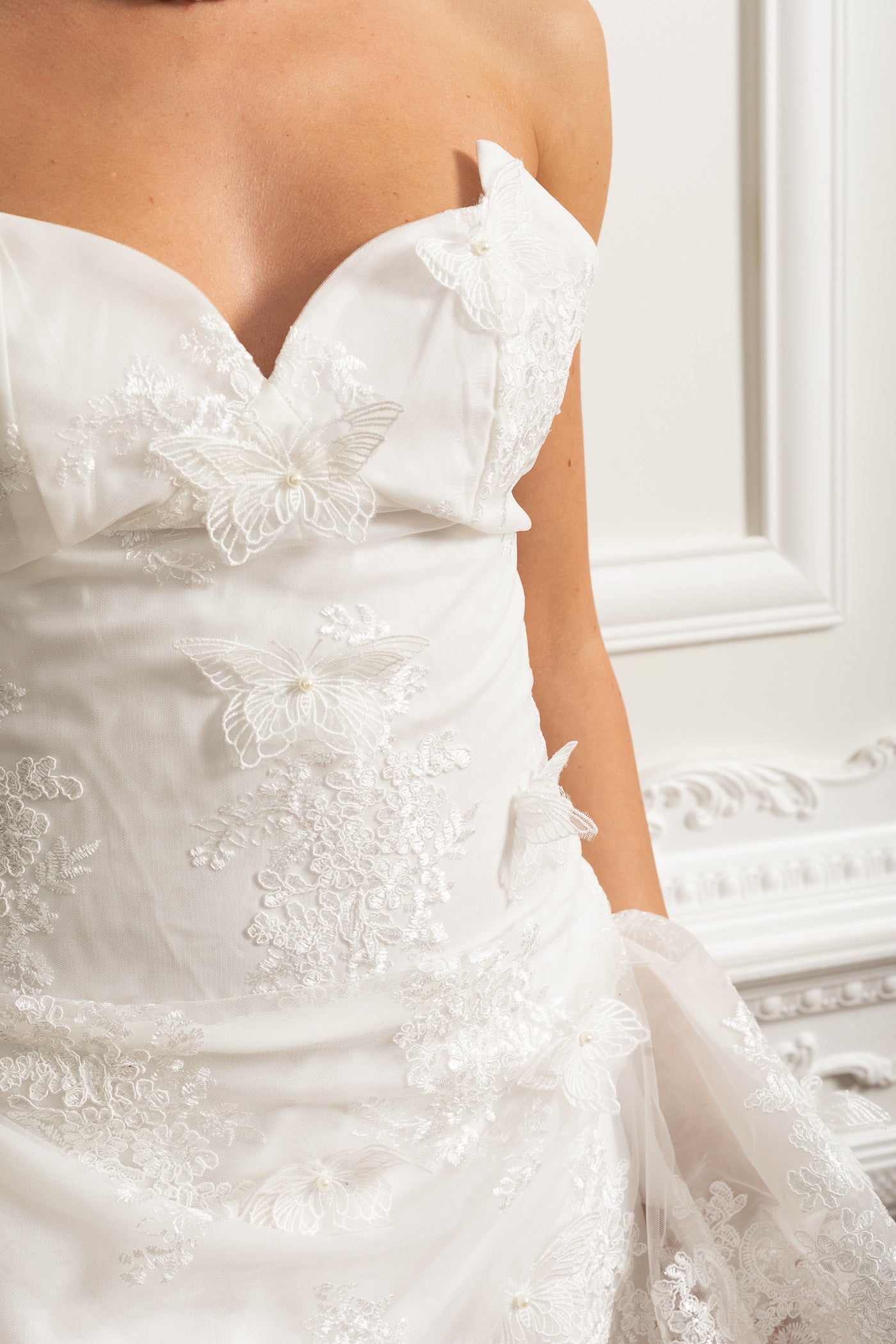 Robe courte à décolleté cœur festonné en tulle brodé - Blanc 