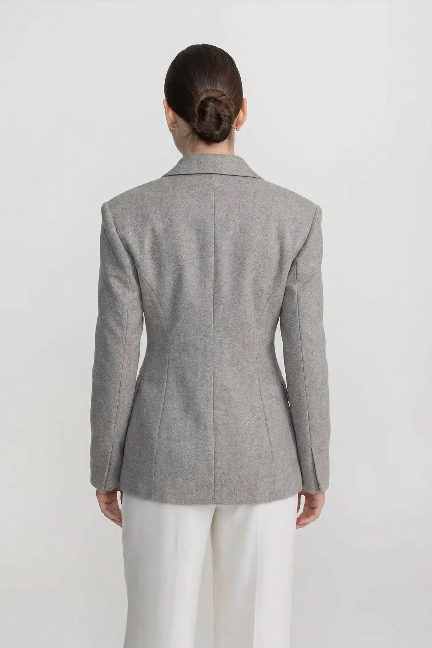 Blazer long sur mesure avec épaules structurées - Gris clair 