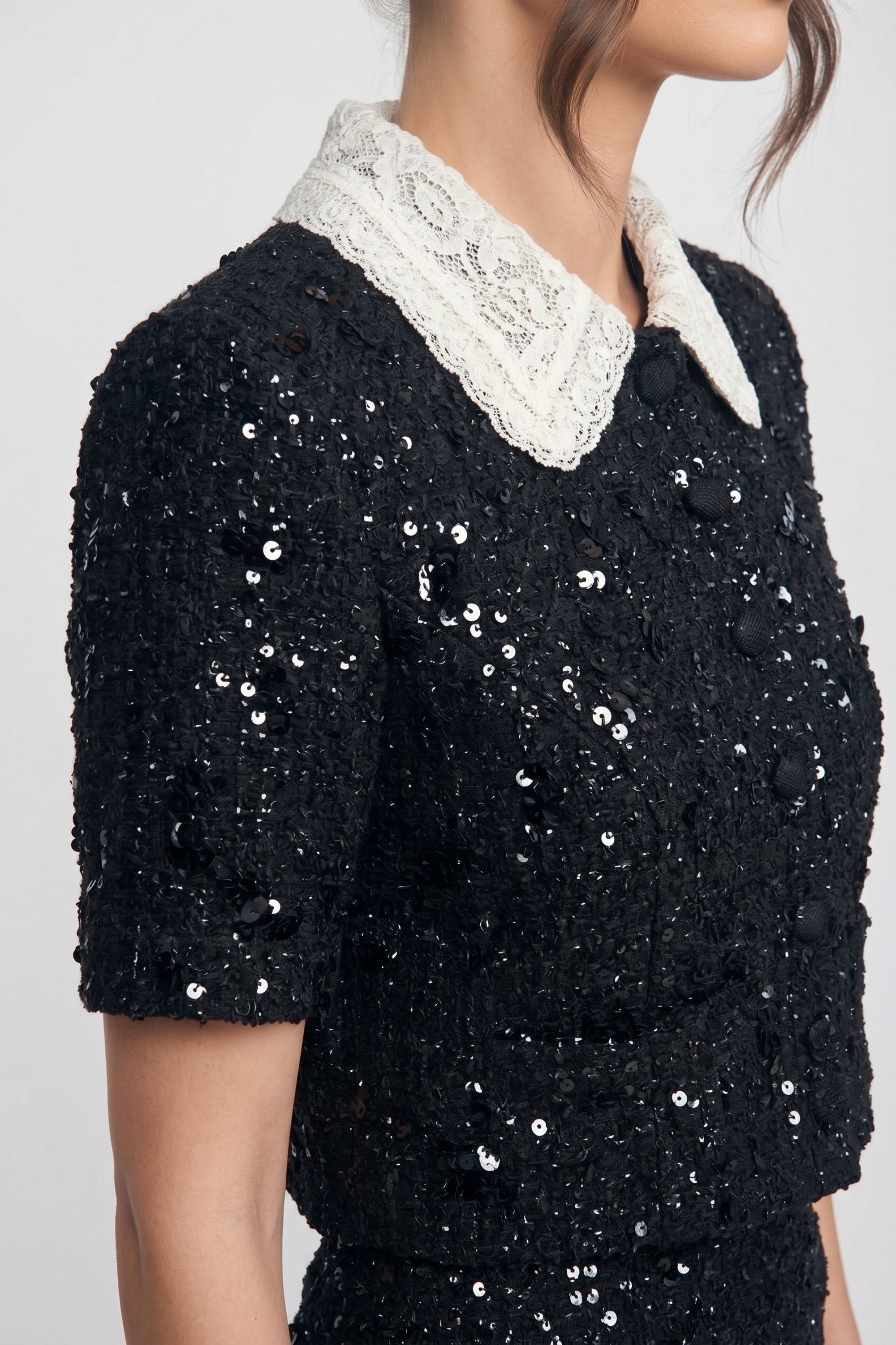 Veste courte en tweed à manches courtes avec col contrasté et détail de sequins - Noir 