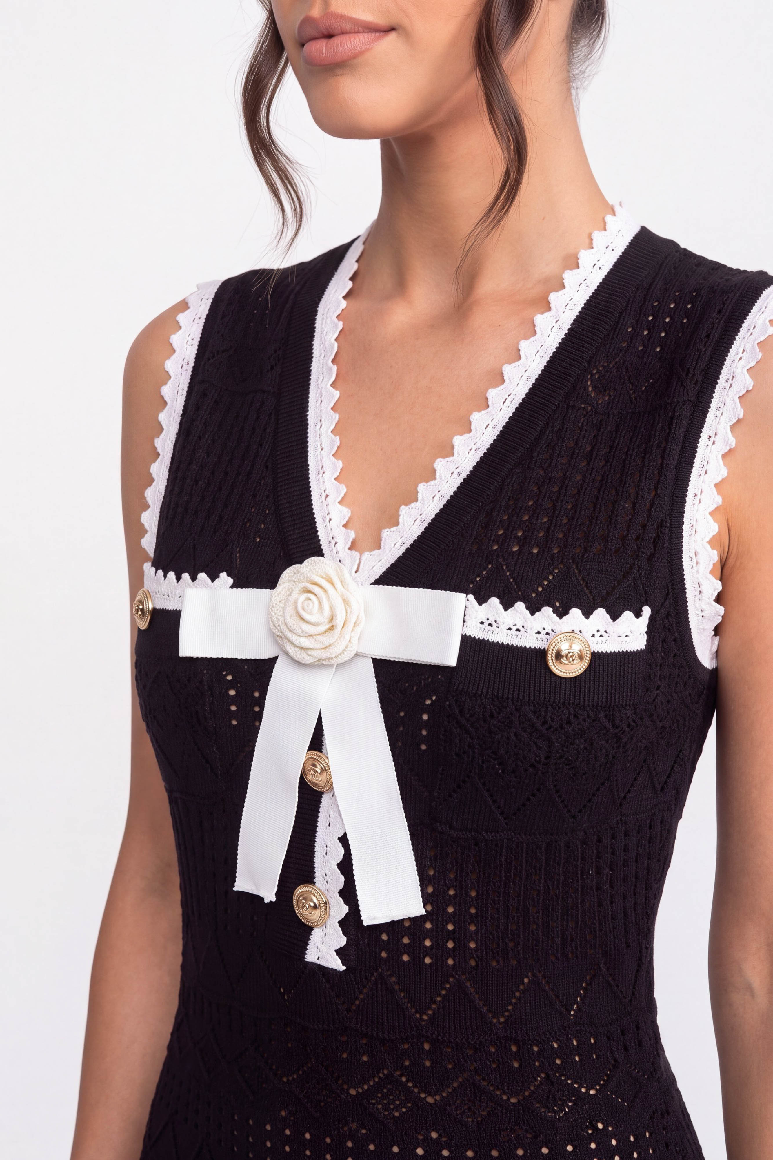 Robe midi en maille crochet avec bordure noire et nœud - Noir 