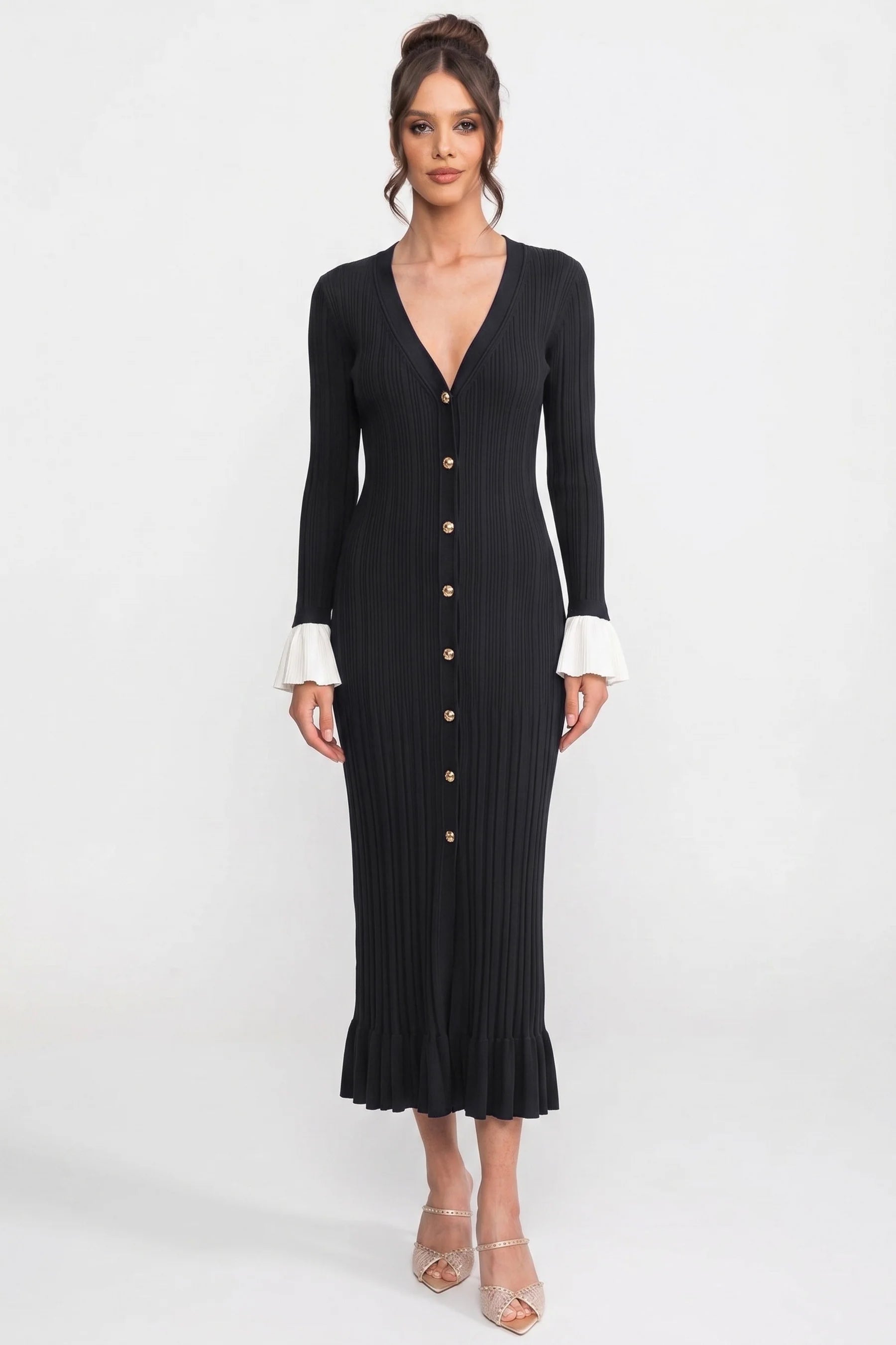 Robe longue en maille plissée à manches longues avec boutonnage sur le devant et poignets contrastants - Marine 