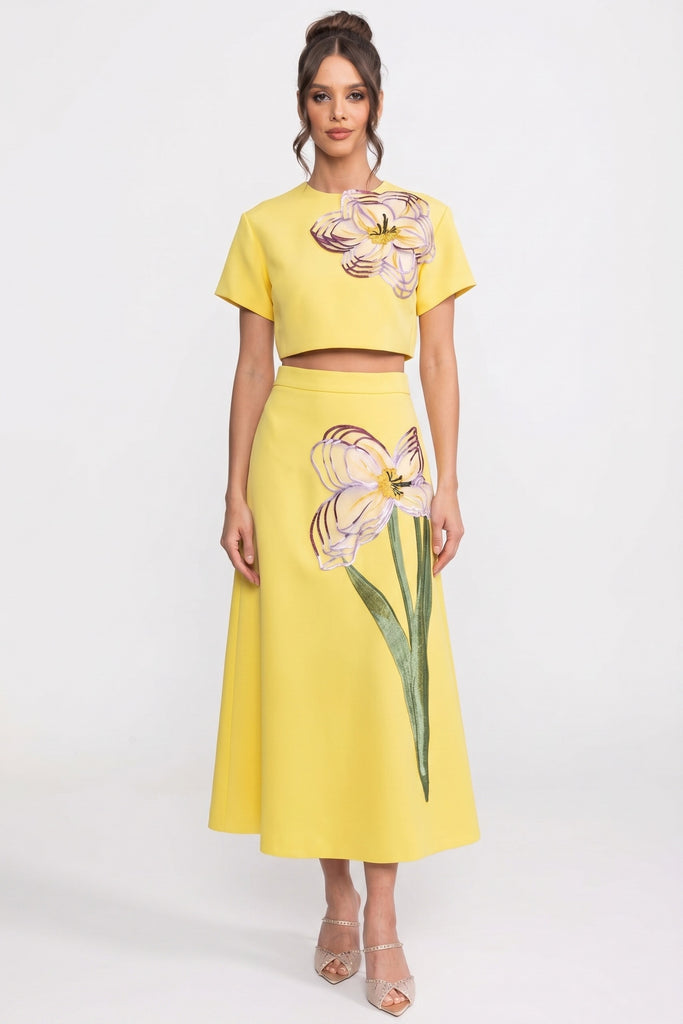 Ensemble coordonné à imprimé floral à manches courtes avec crop top et jupe maxi - jaune 