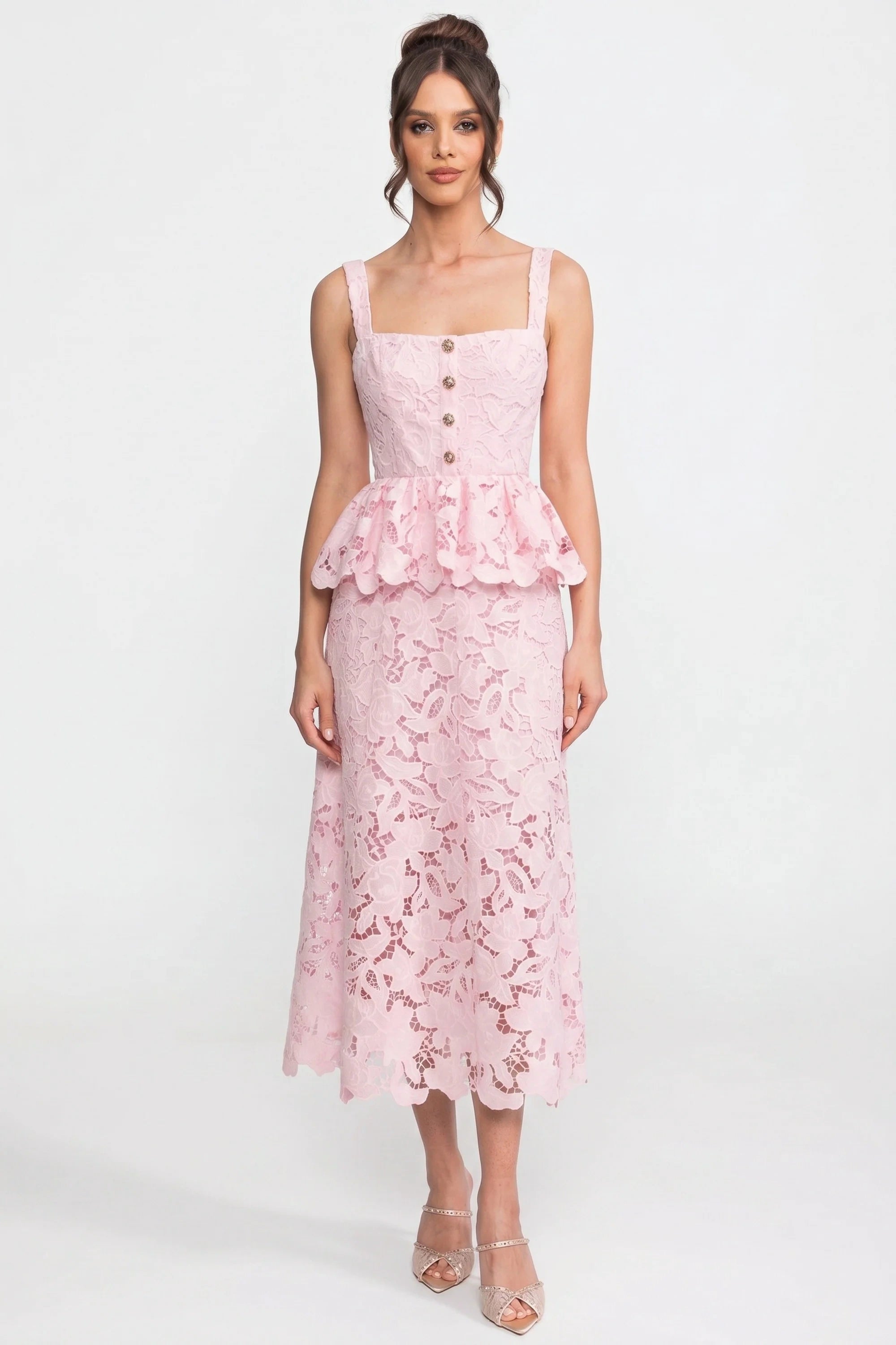 Robe sans manches en dentelle avec peplum, jupe midi et boutons dorés - Rose 