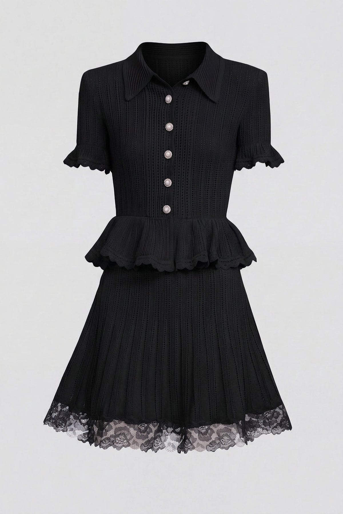 Robe courte en maille à col polo avec haut boutonné, taille peplum et ourlet en dentelle - Noir 