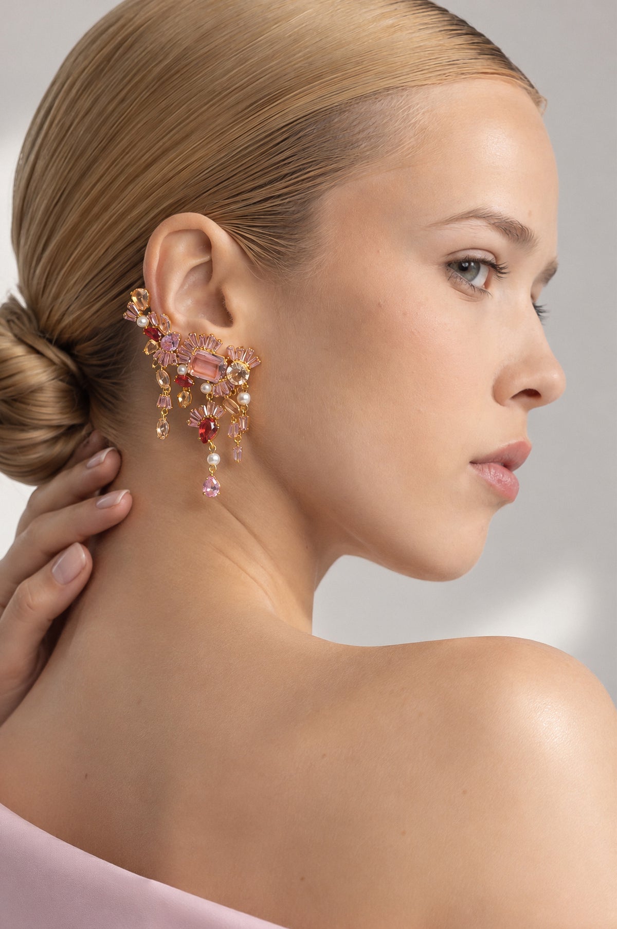 Boucles d’oreilles pendantes grappe florale en cristal rose - Or 