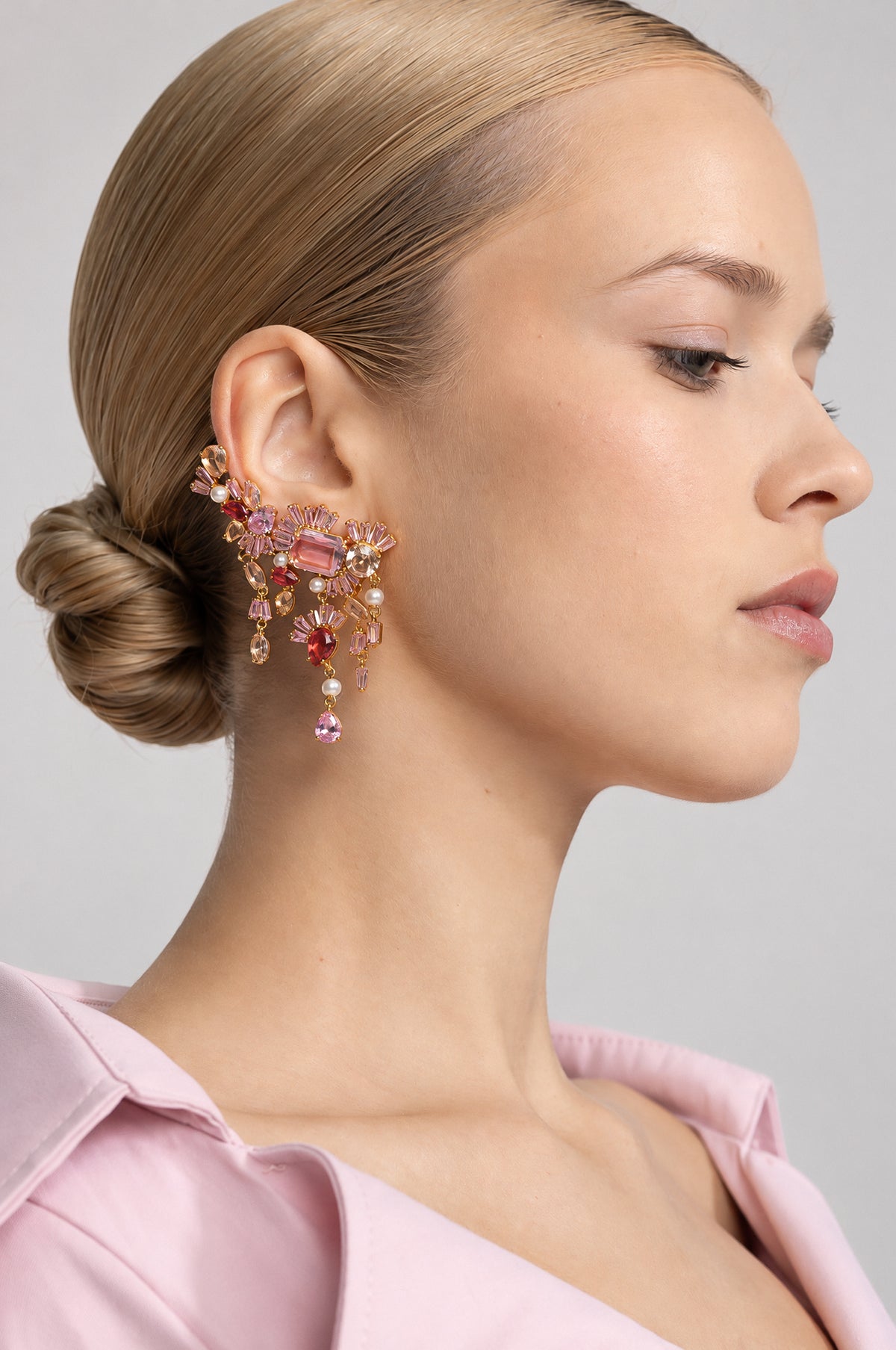 Boucles d’oreilles pendantes grappe florale en cristal rose - Or 