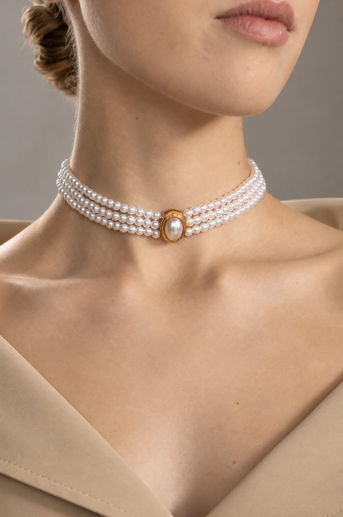 Collier ras-du-cou triple rang de perles avec fermoir camée - Blanc 