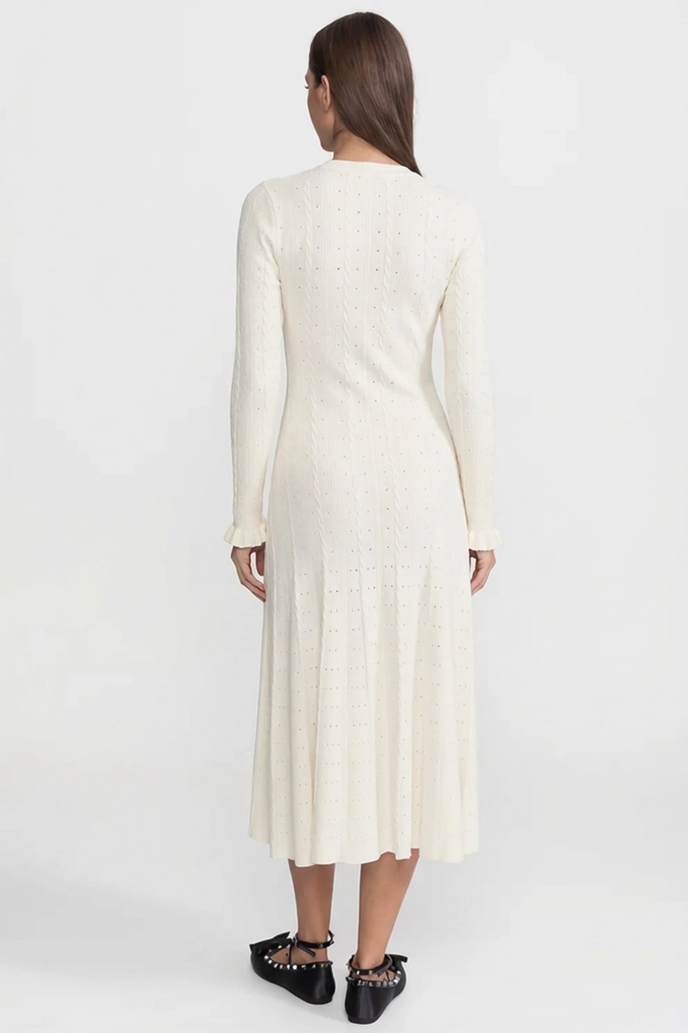 Robe midi en maille à boutons sur le devant avec détails pointelle – Ivoire 